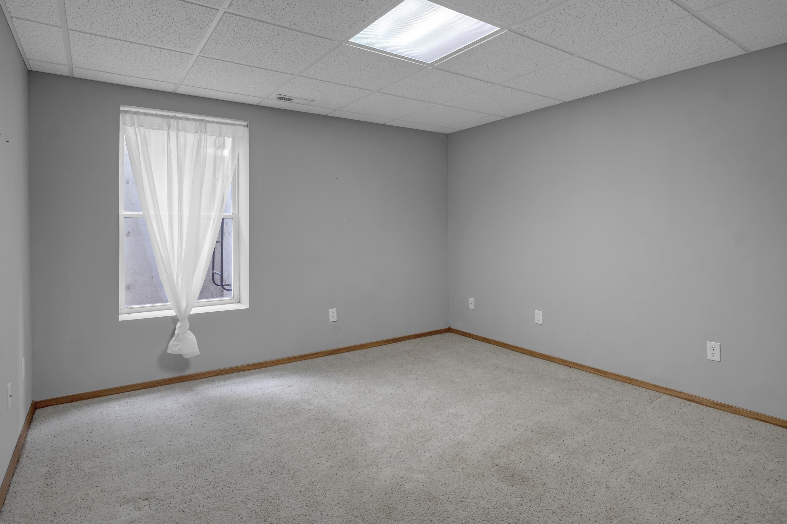 817 Country Lane Newton KS 67114