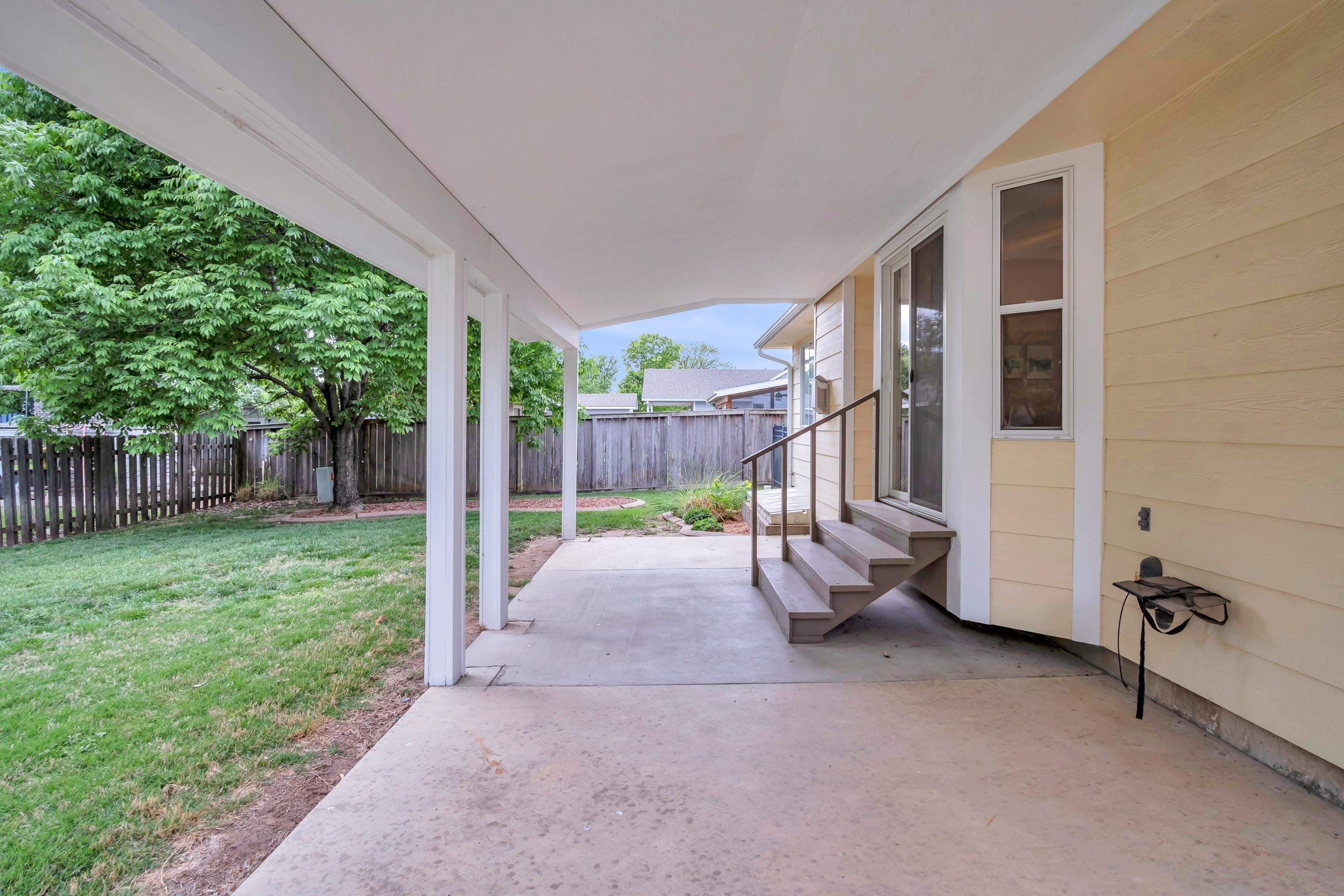 817 Country Lane Newton KS 67114