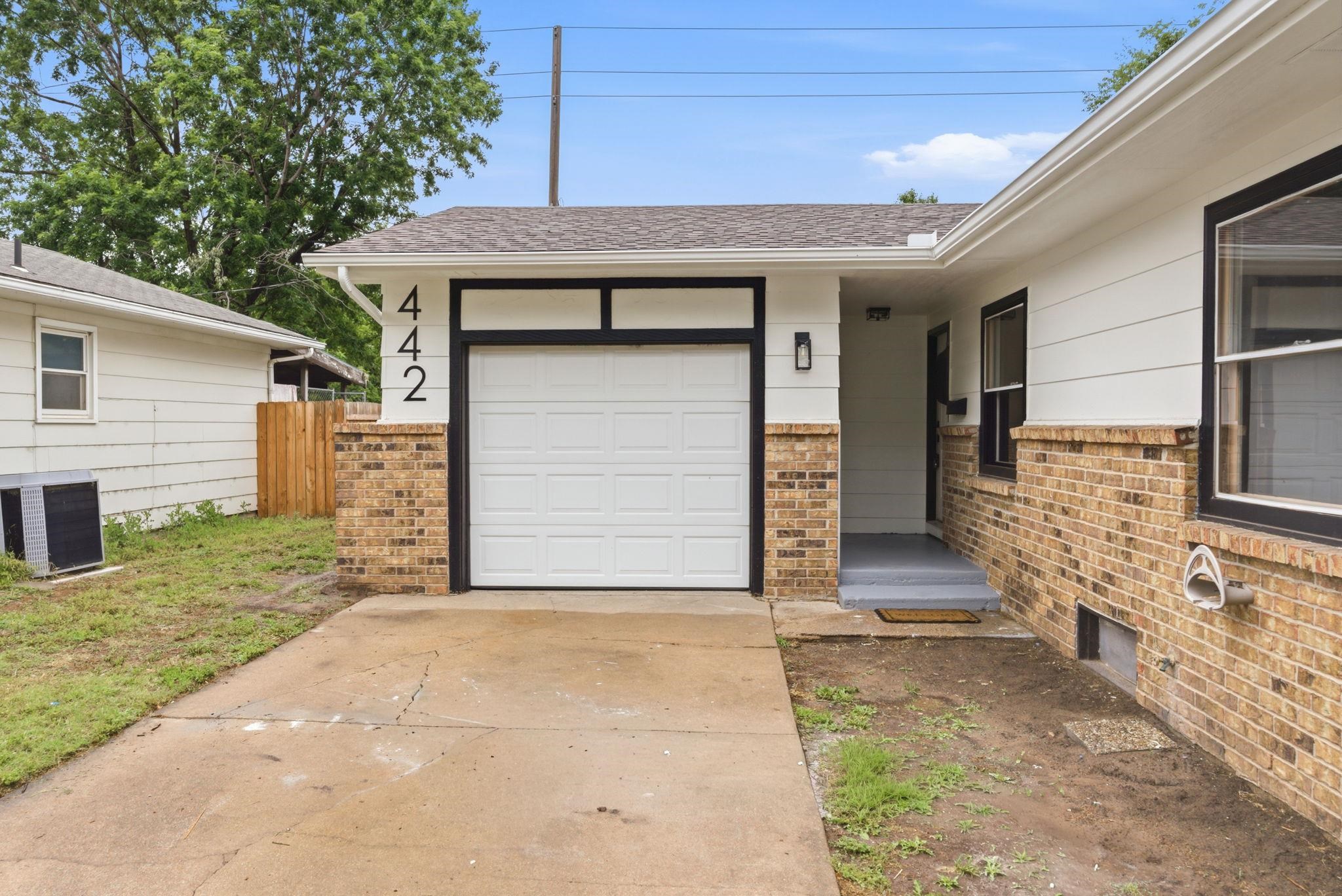 442 N Hickory Lane Valley Center KS 67147