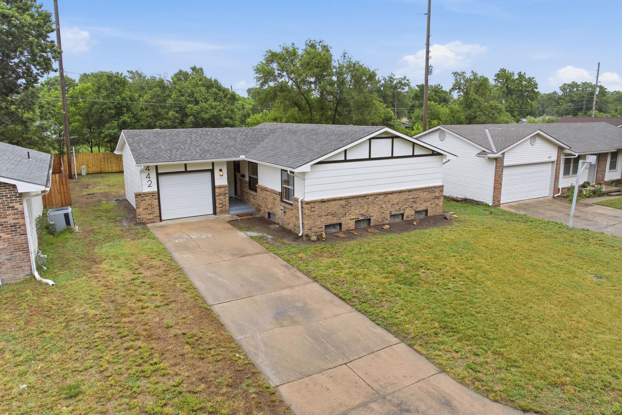 442 N Hickory Lane Valley Center KS 67147