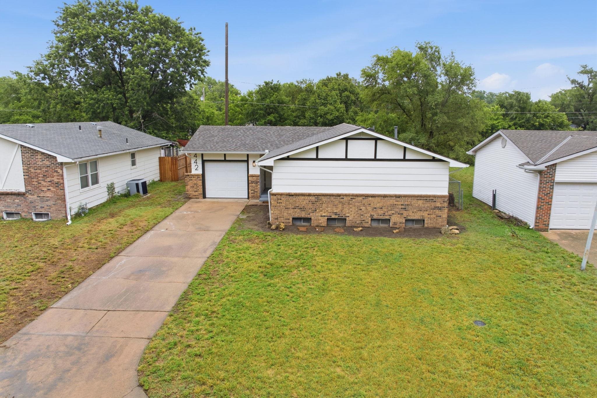 442 N Hickory Lane Valley Center KS 67147