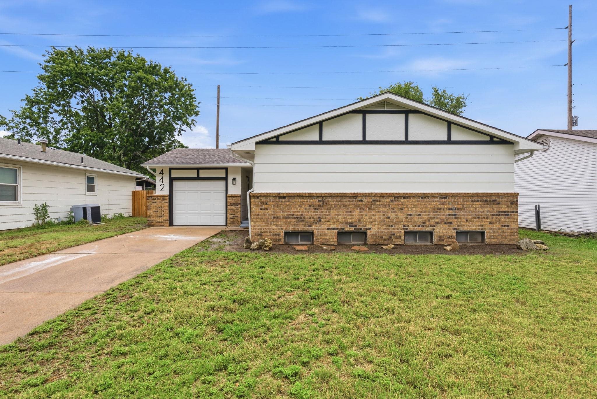 442 N Hickory Lane Valley Center KS 67147