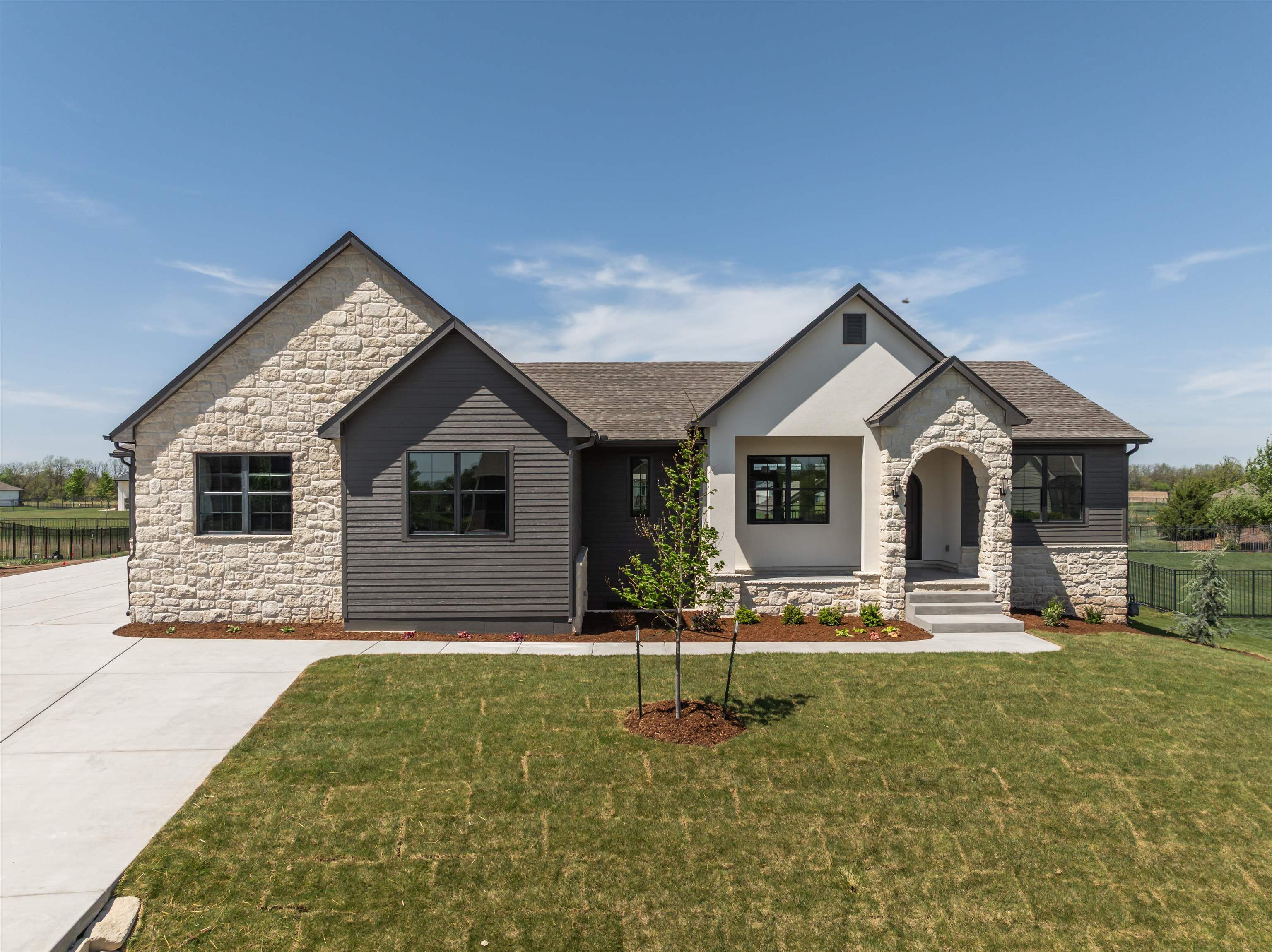 2013 N Clearstone Street Goddard KS 67052-8661