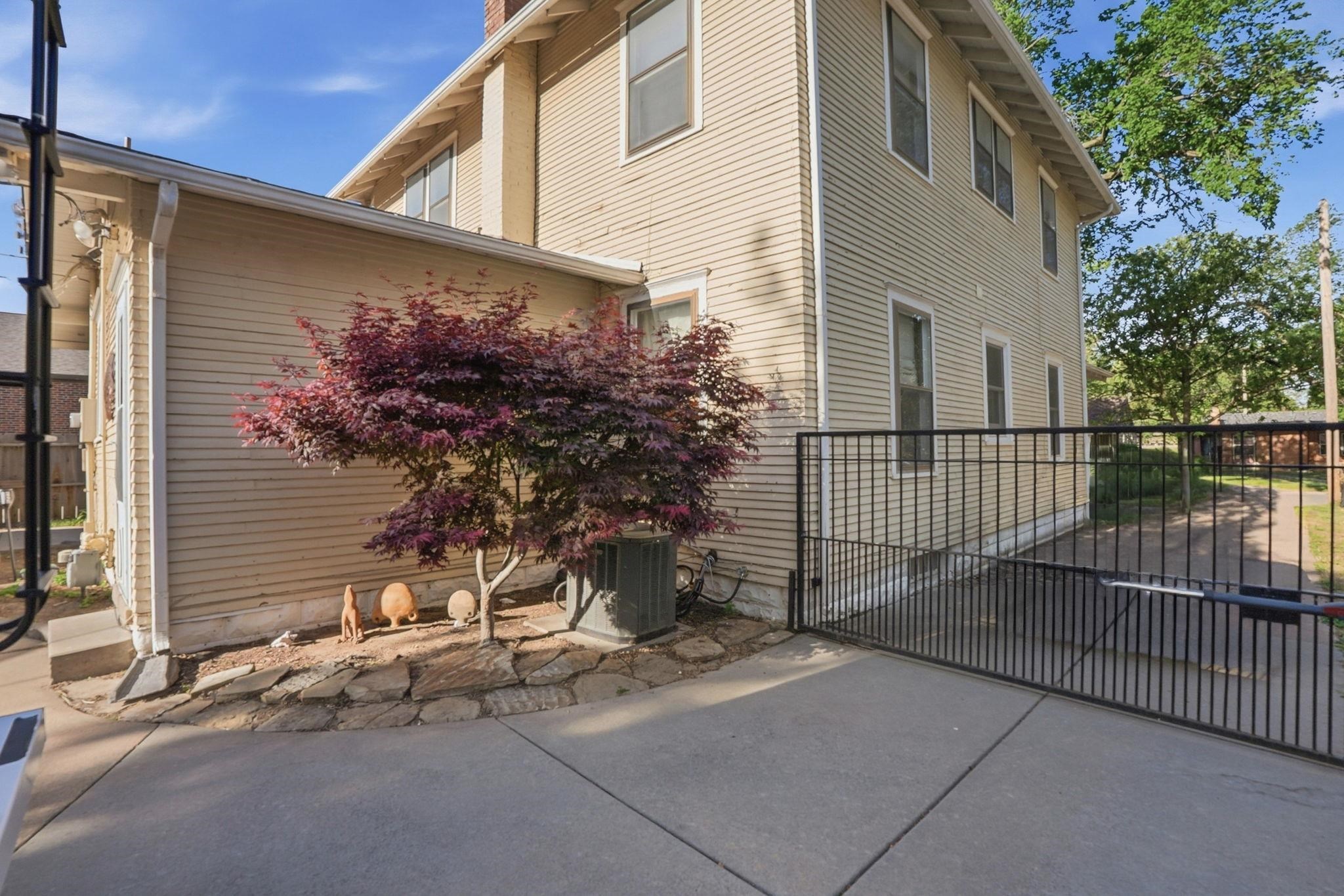 320 S Martinson Wichita KS 67213