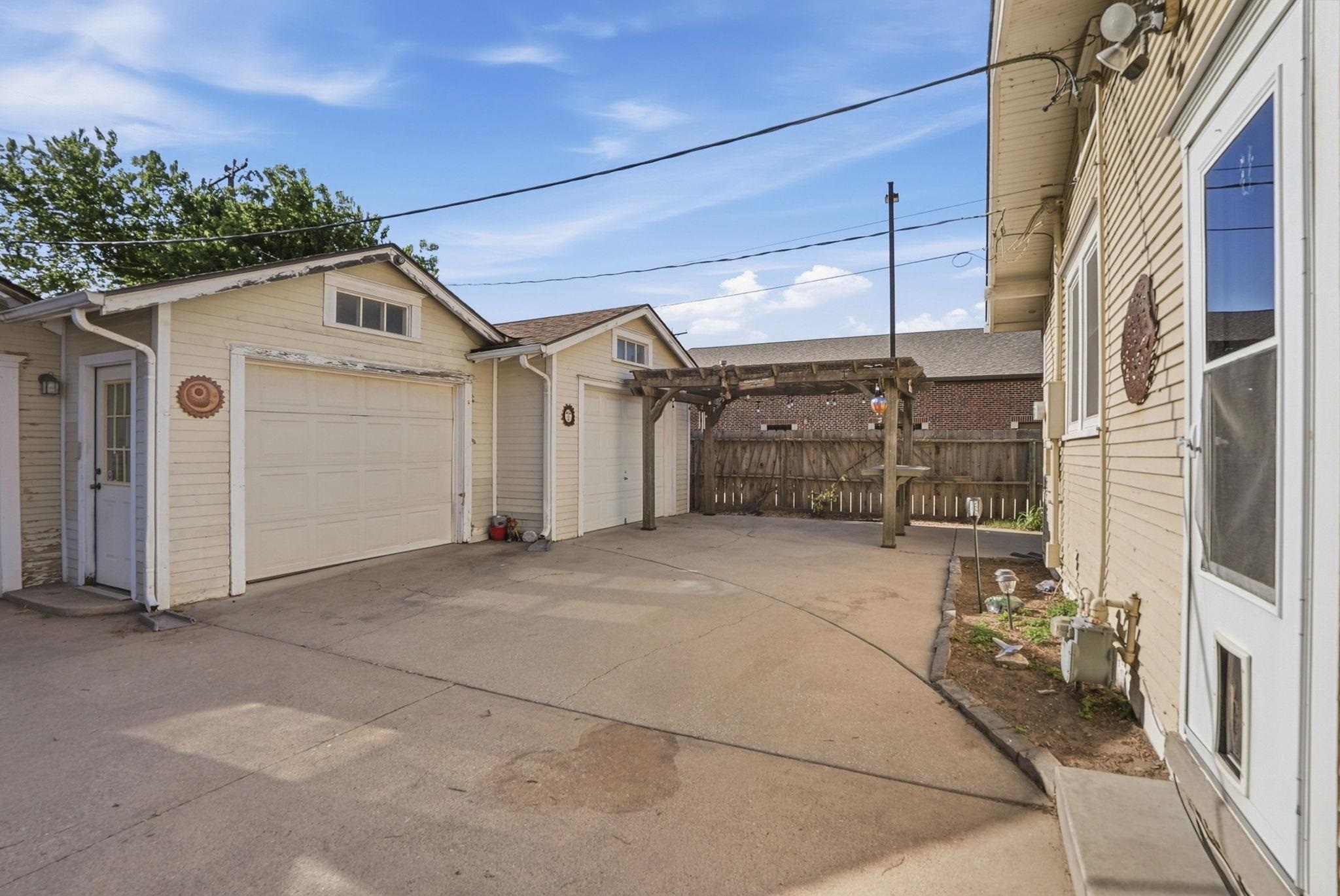 320 S Martinson Wichita KS 67213