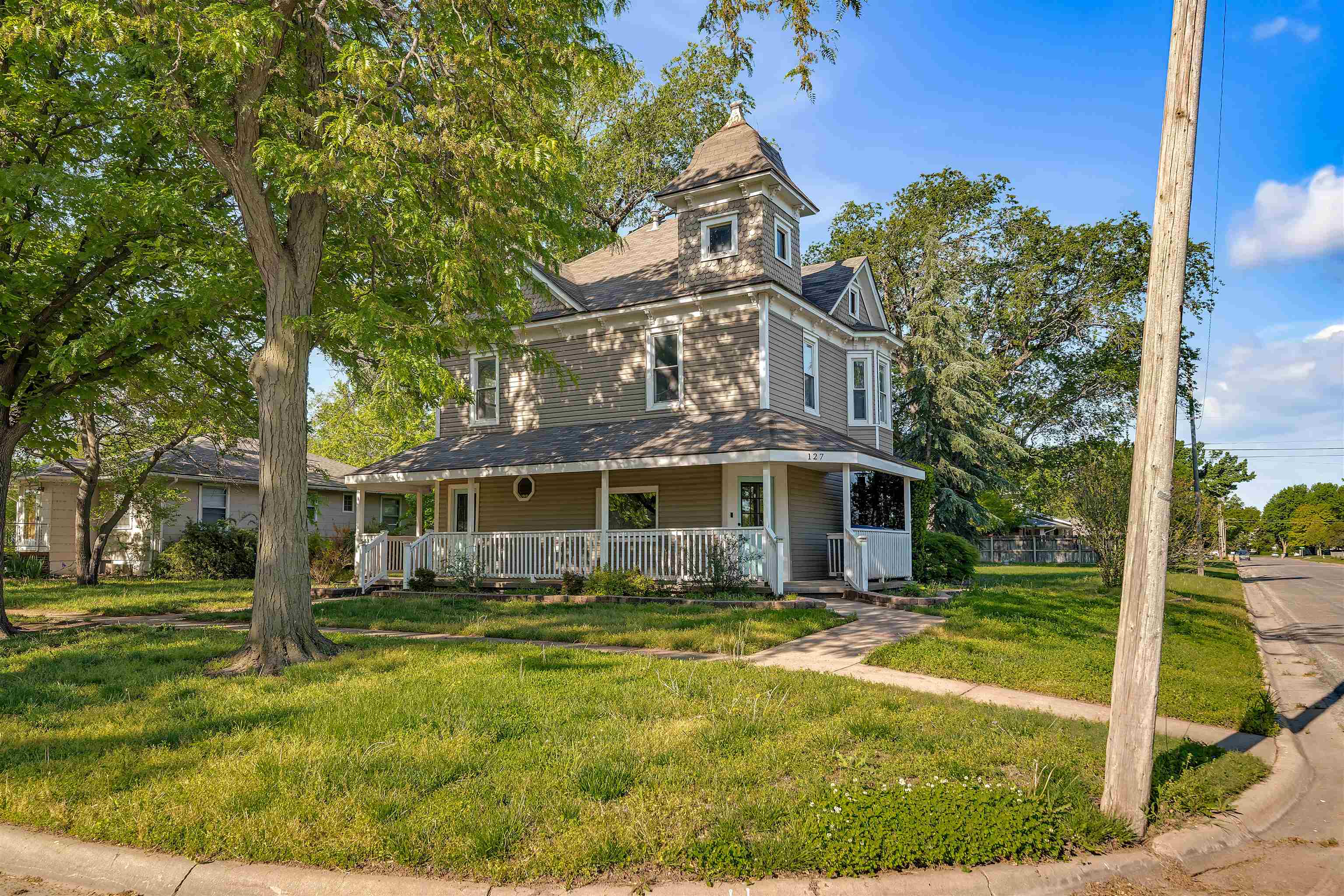 127 N Adams Street Cheney KS 67025