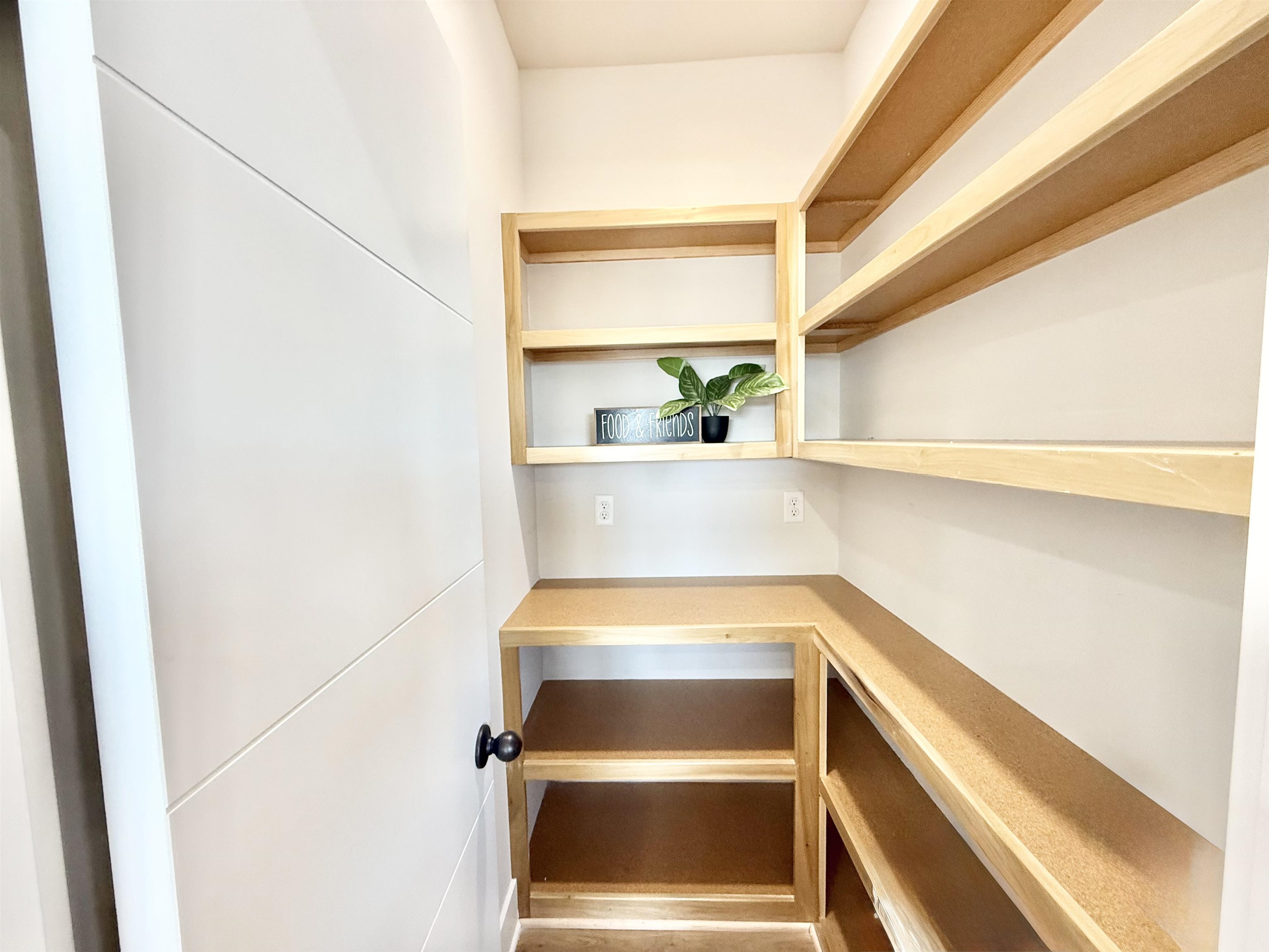 5488 N Toben Drive Bel Aire KS 67226