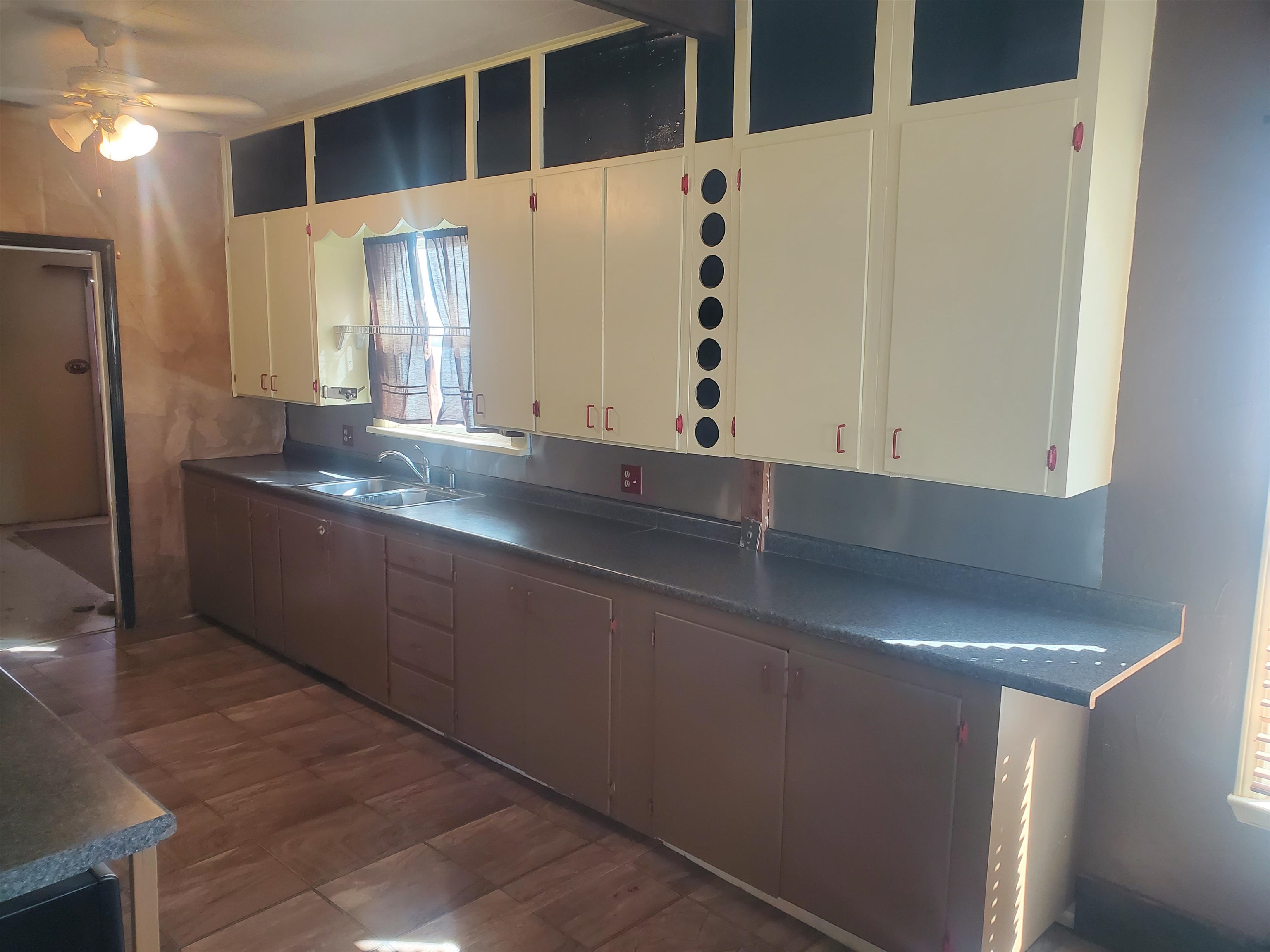 1112 N 4th Arkansas City KS 67005