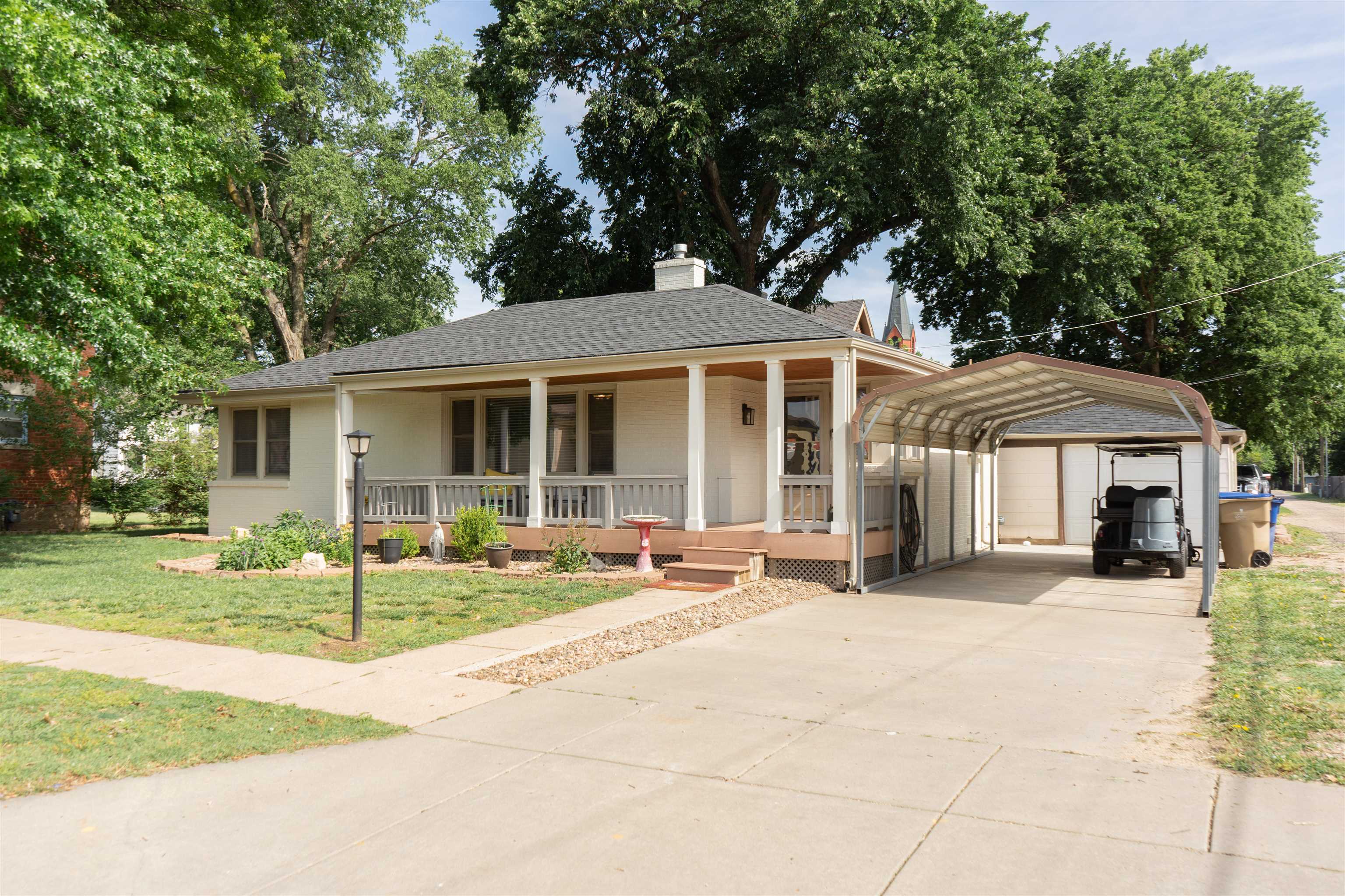 324 W 4th Street Andale KS 67001