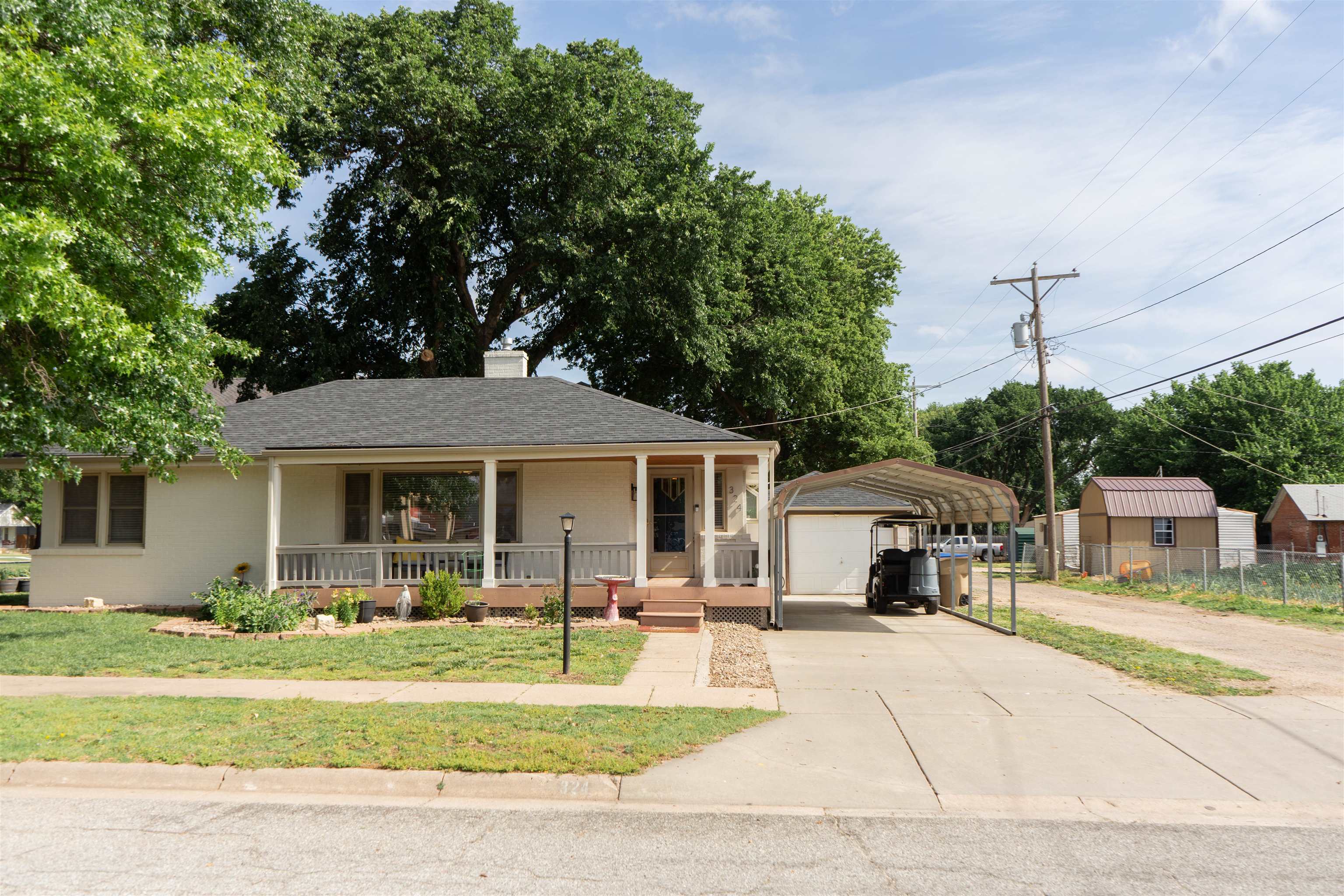 324 W 4th Street Andale KS 67001