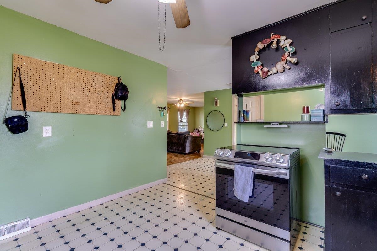 1215 N Logan Street Newton KS 67114-2343
