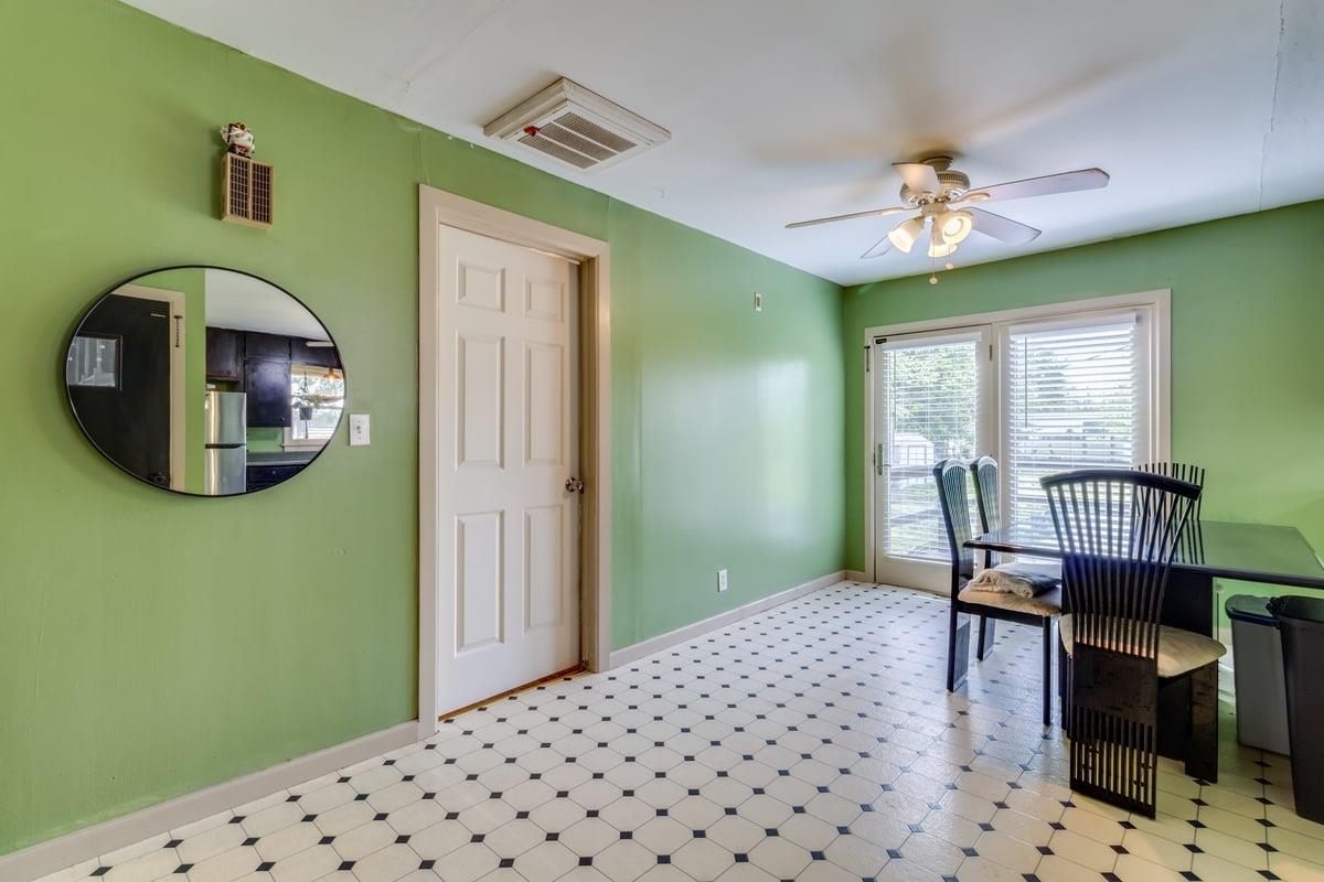 1215 N Logan Street Newton KS 67114-2343