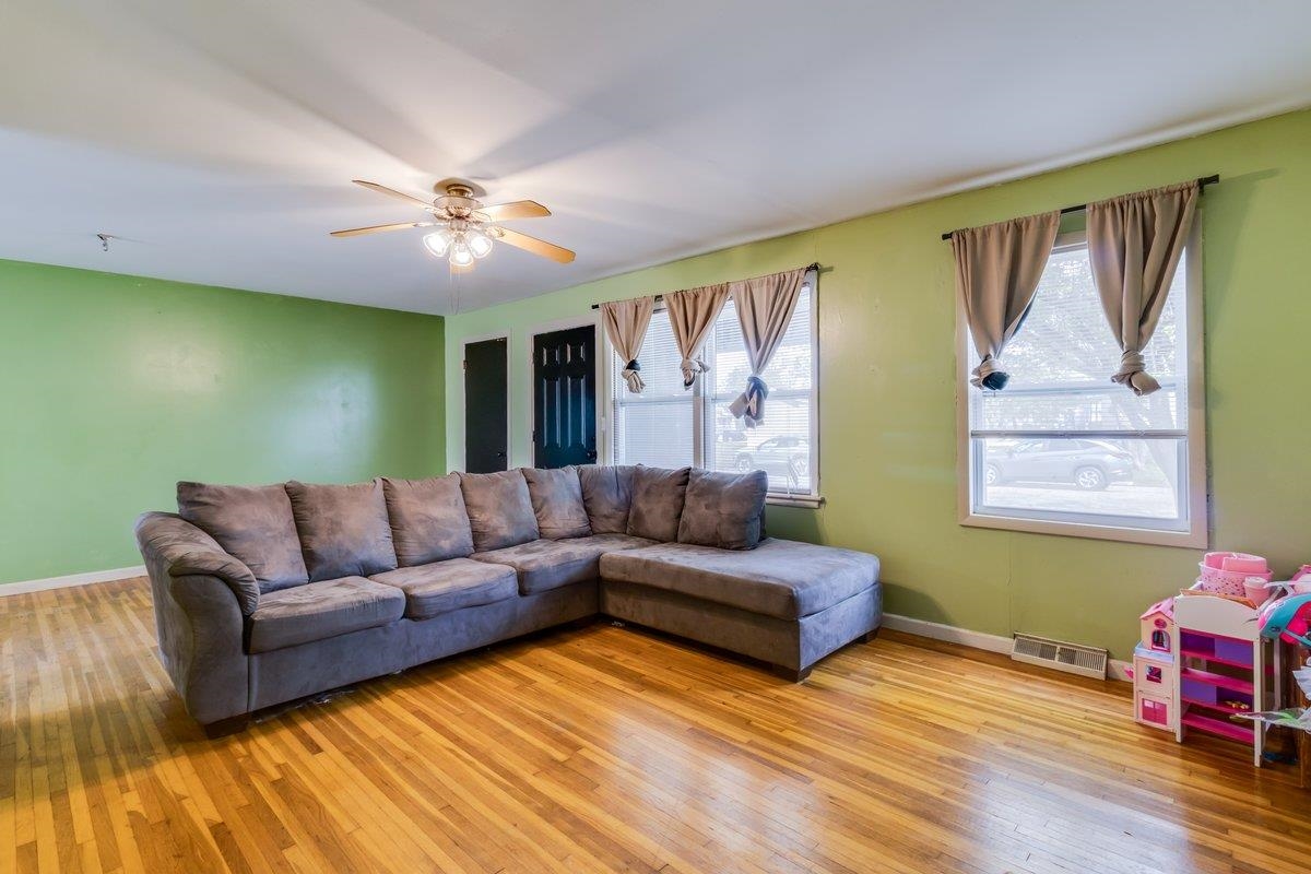 1215 N Logan Street Newton KS 67114-2343