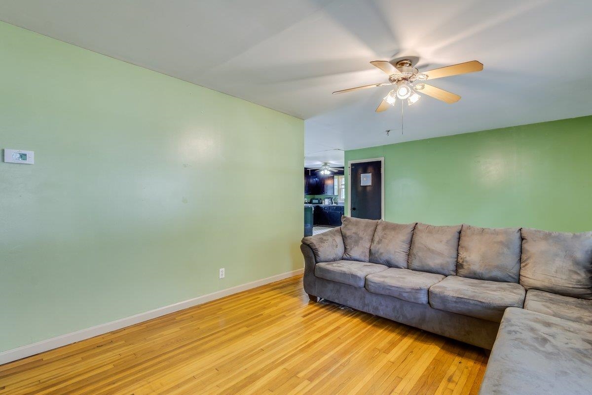 1215 N Logan Street Newton KS 67114-2343