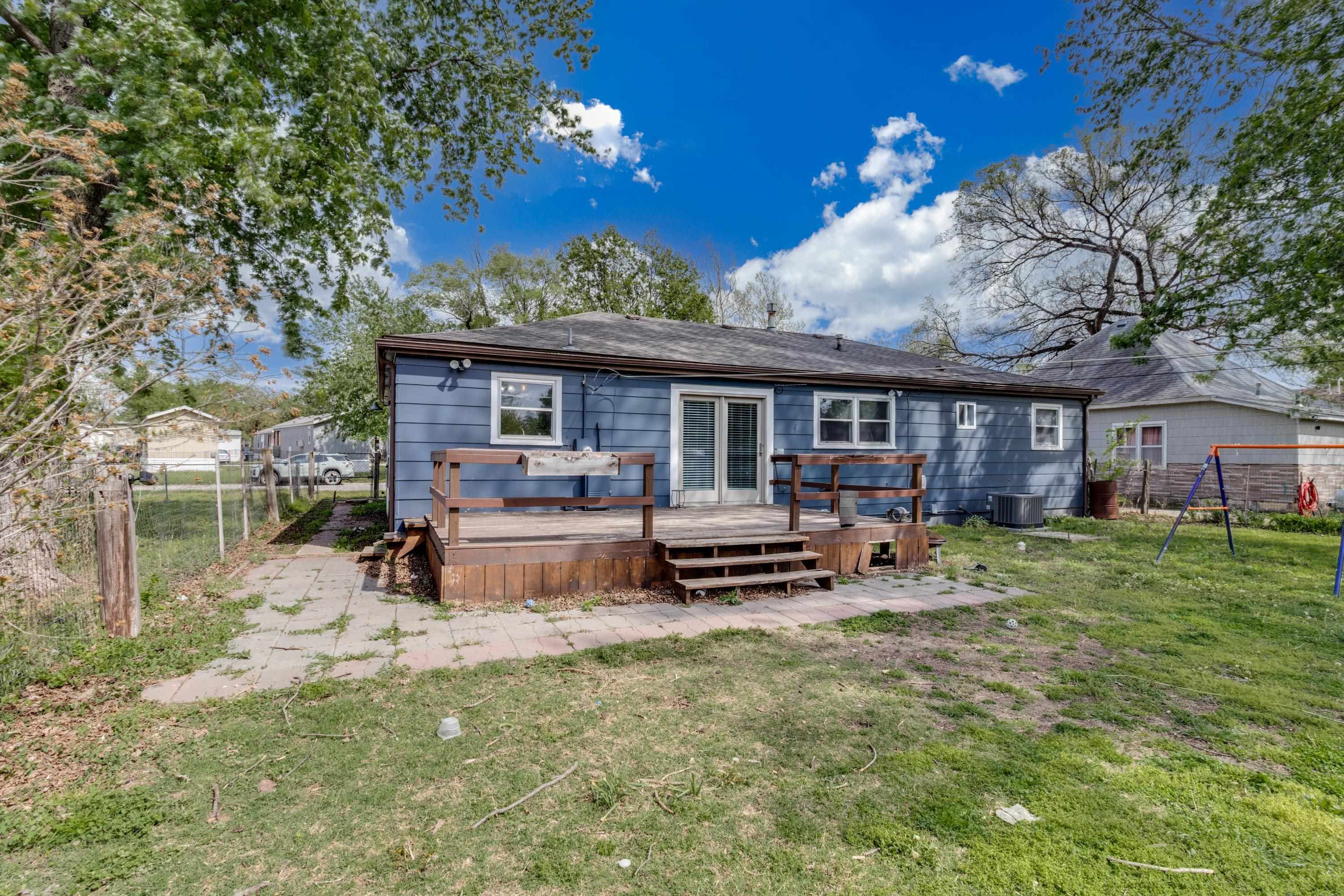 1215 N Logan Street Newton KS 67114-2343