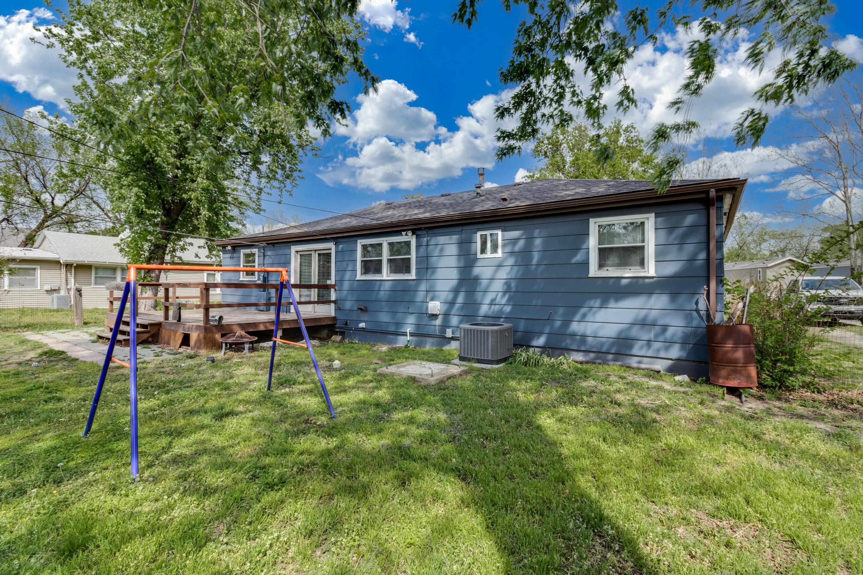 1215 N Logan Street Newton KS 67114-2343