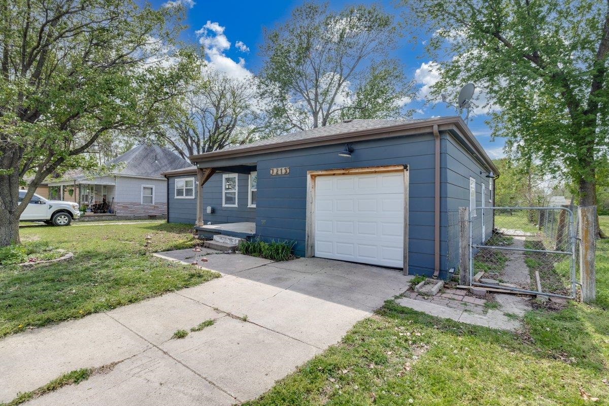1215 N Logan Street Newton KS 67114-2343