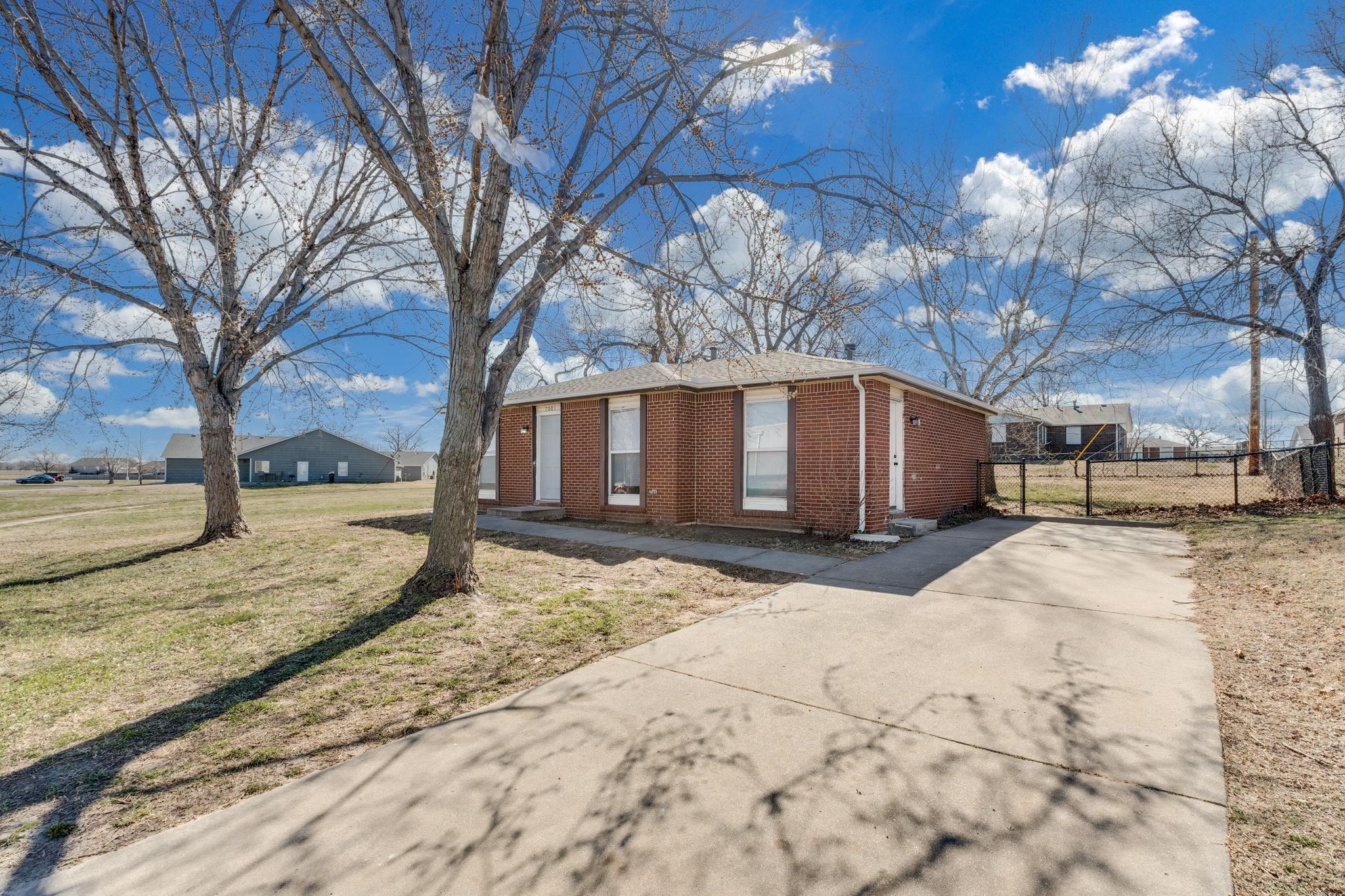 7001 W Newell Street Wichita KS 67212