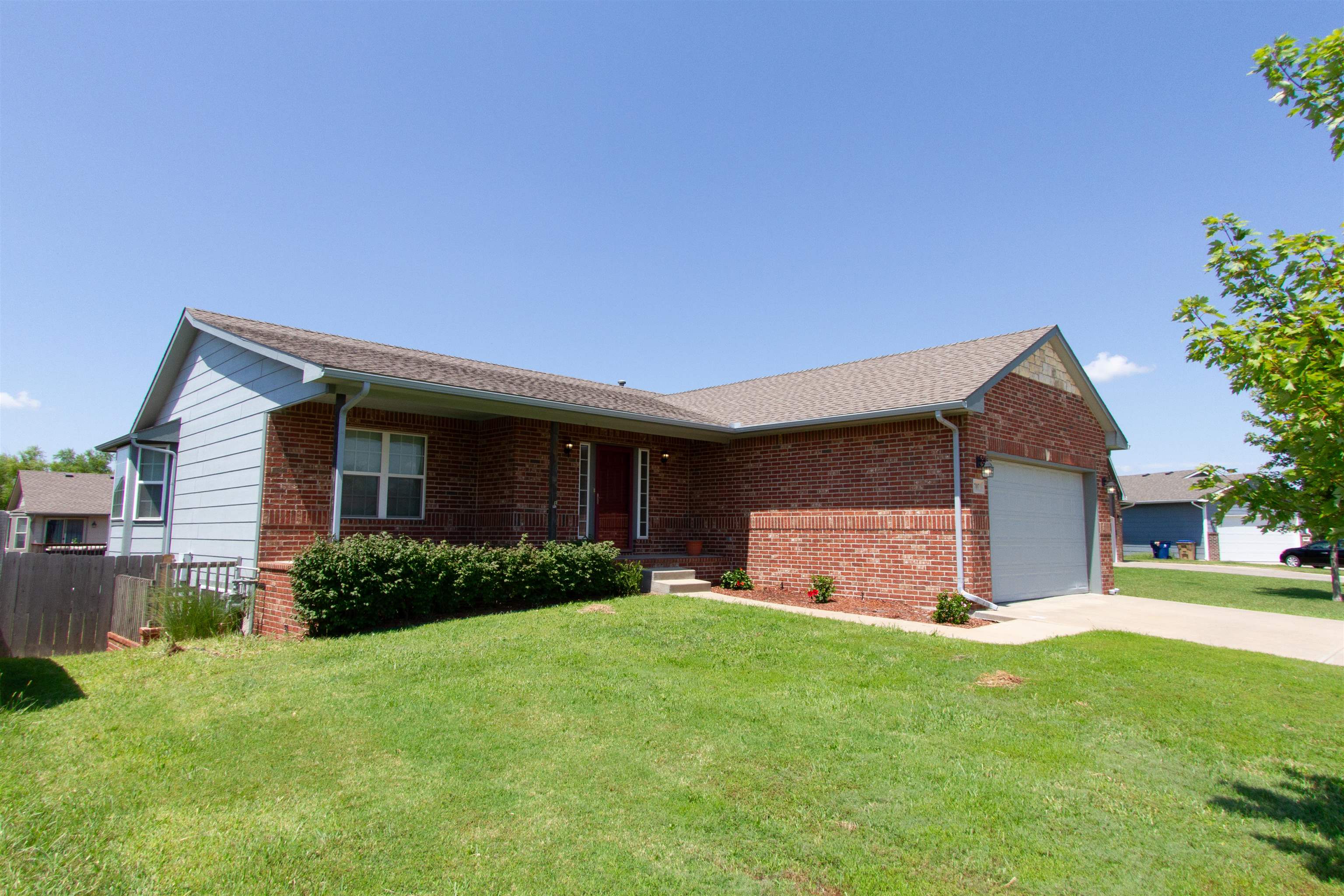 707 S Hedgewood Circle Andover KS 67002