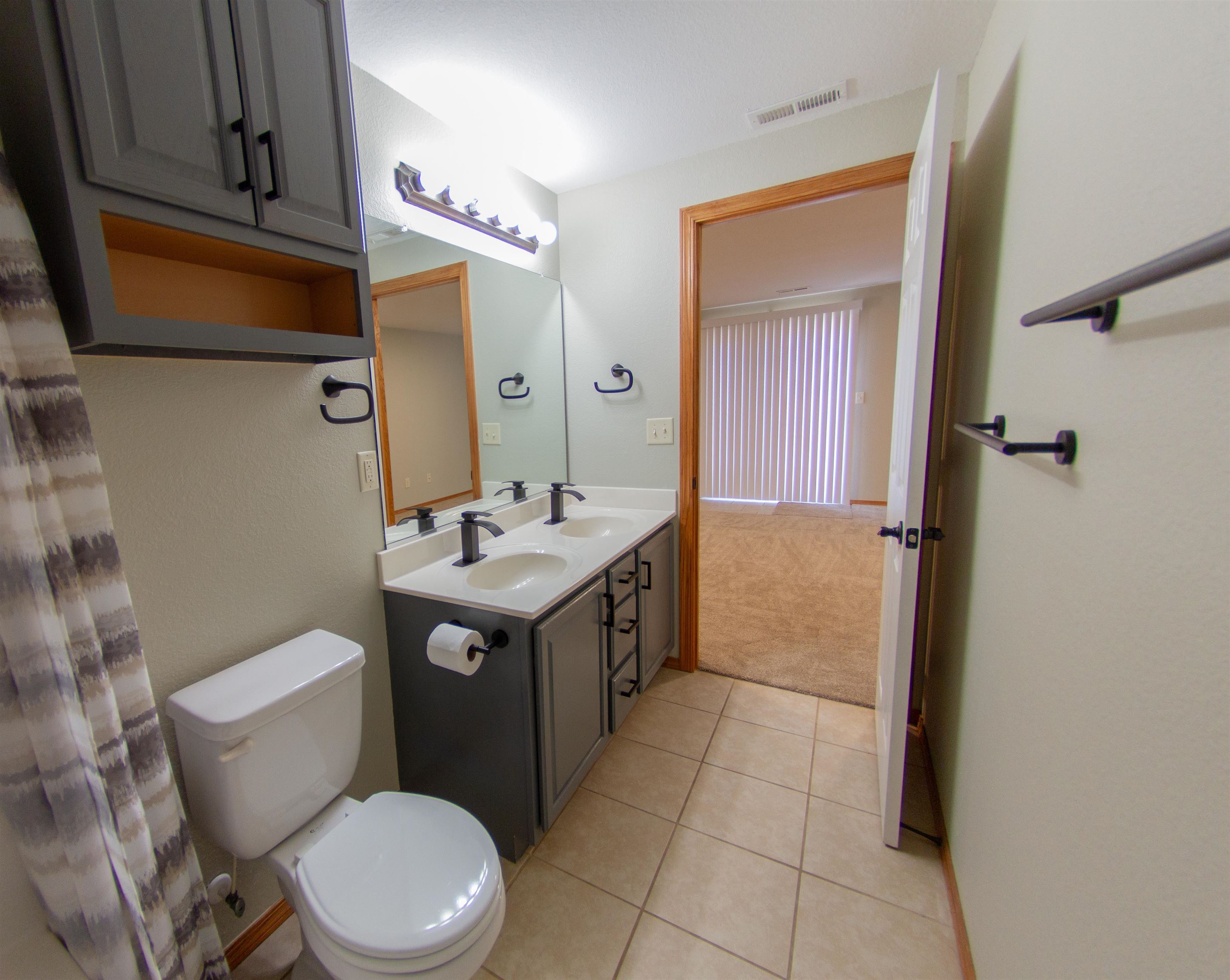 707 S Hedgewood Circle Andover KS 67002