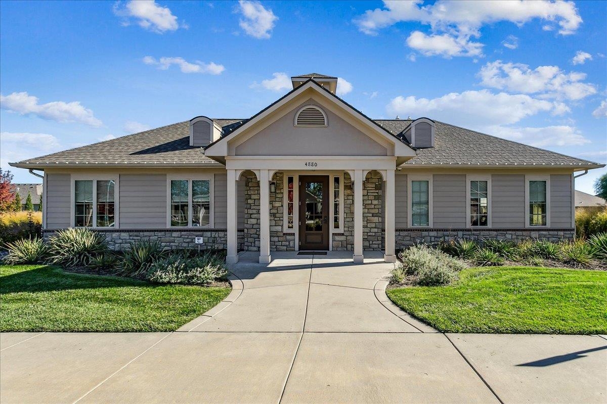 4872 N Prestwick Avenue Bel Aire KS 67226