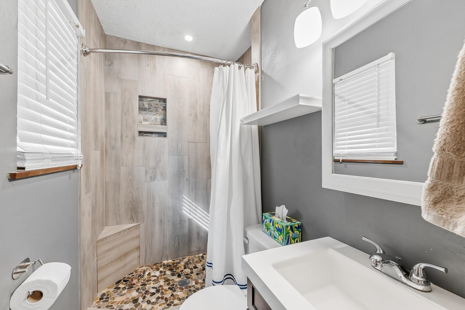4317 N Gunnison Street Bel Aire KS 67220-3831