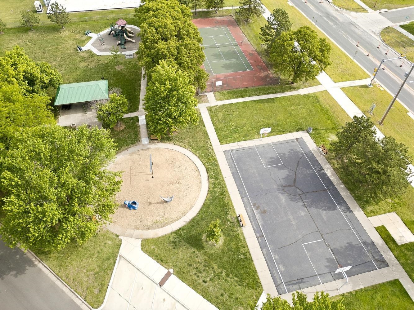 4317 N Gunnison Street Bel Aire KS 67220-3831