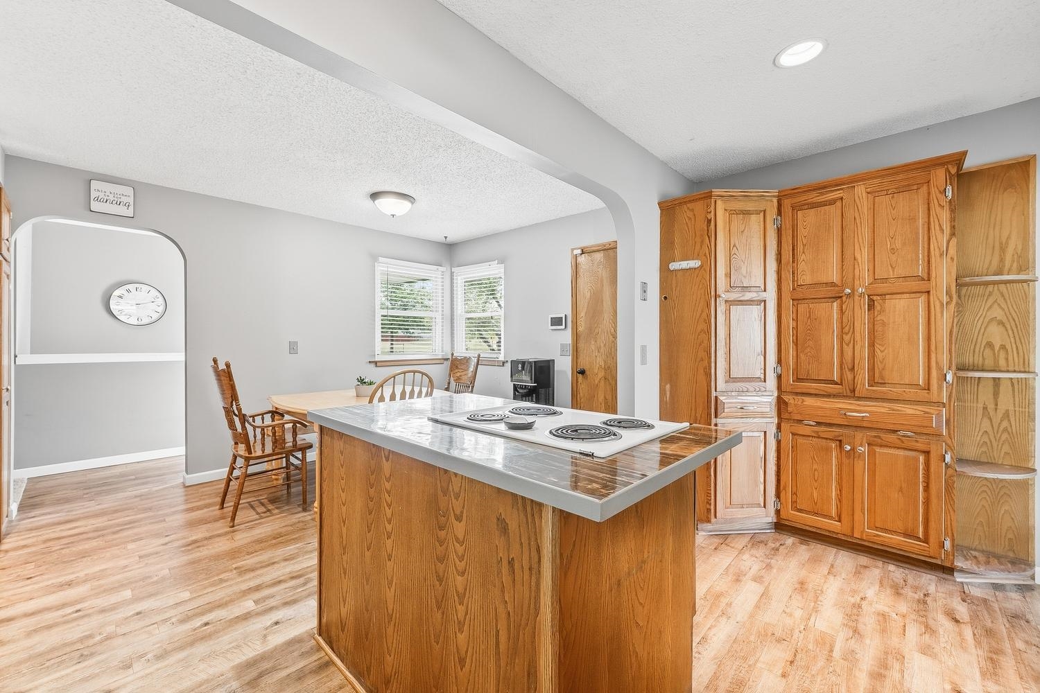 4317 N Gunnison Street Bel Aire KS 67220-3831