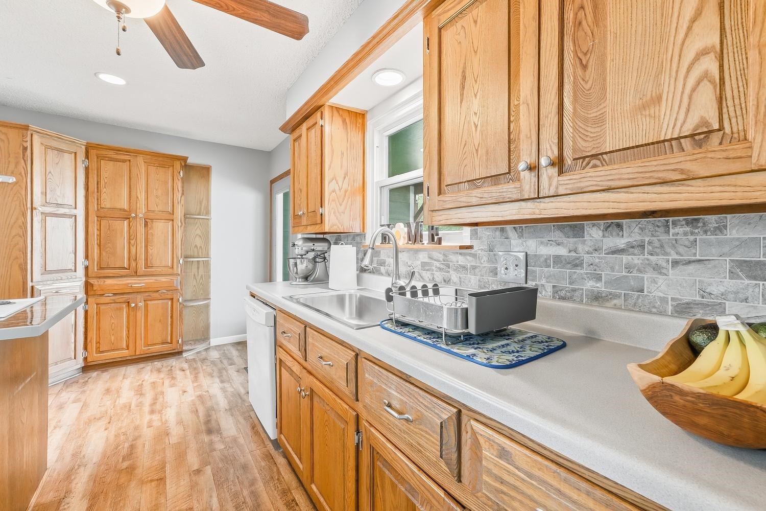 4317 N Gunnison Street Bel Aire KS 67220-3831