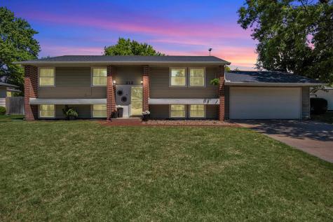 212 Brookside Drive Newton KS 67114