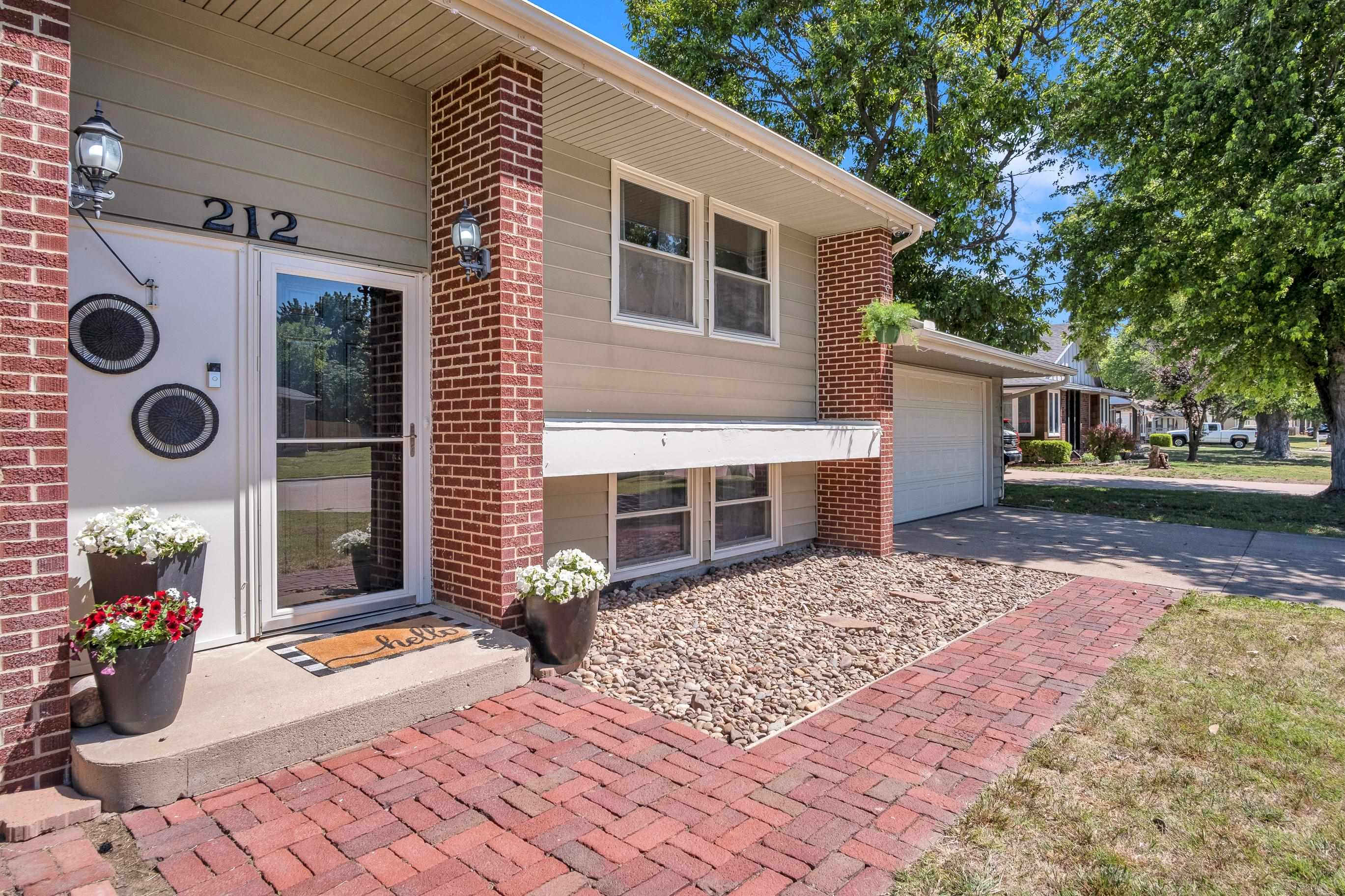 212 Brookside Drive Newton KS 67114