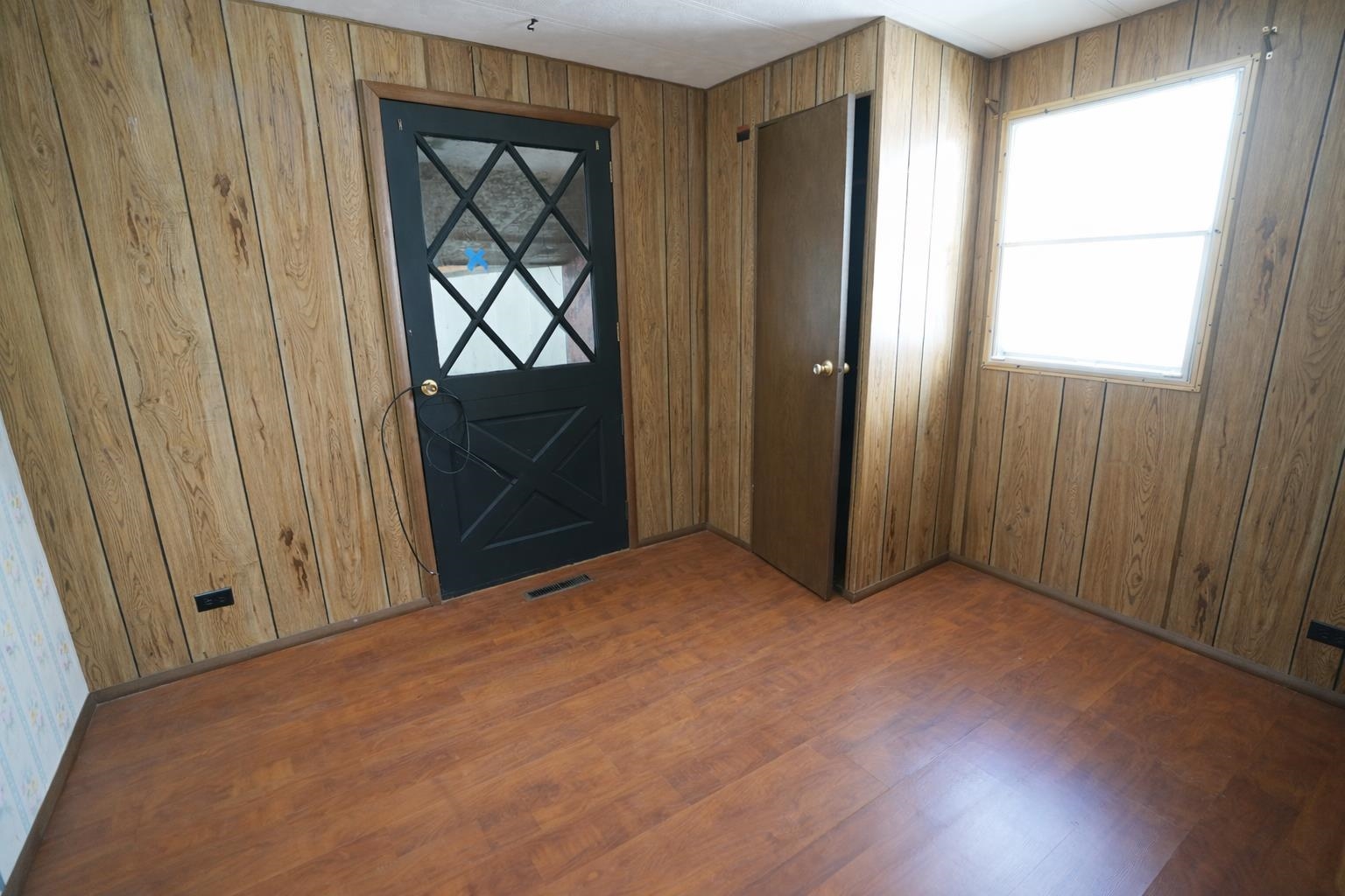443 N Doris Wichita KS 67212