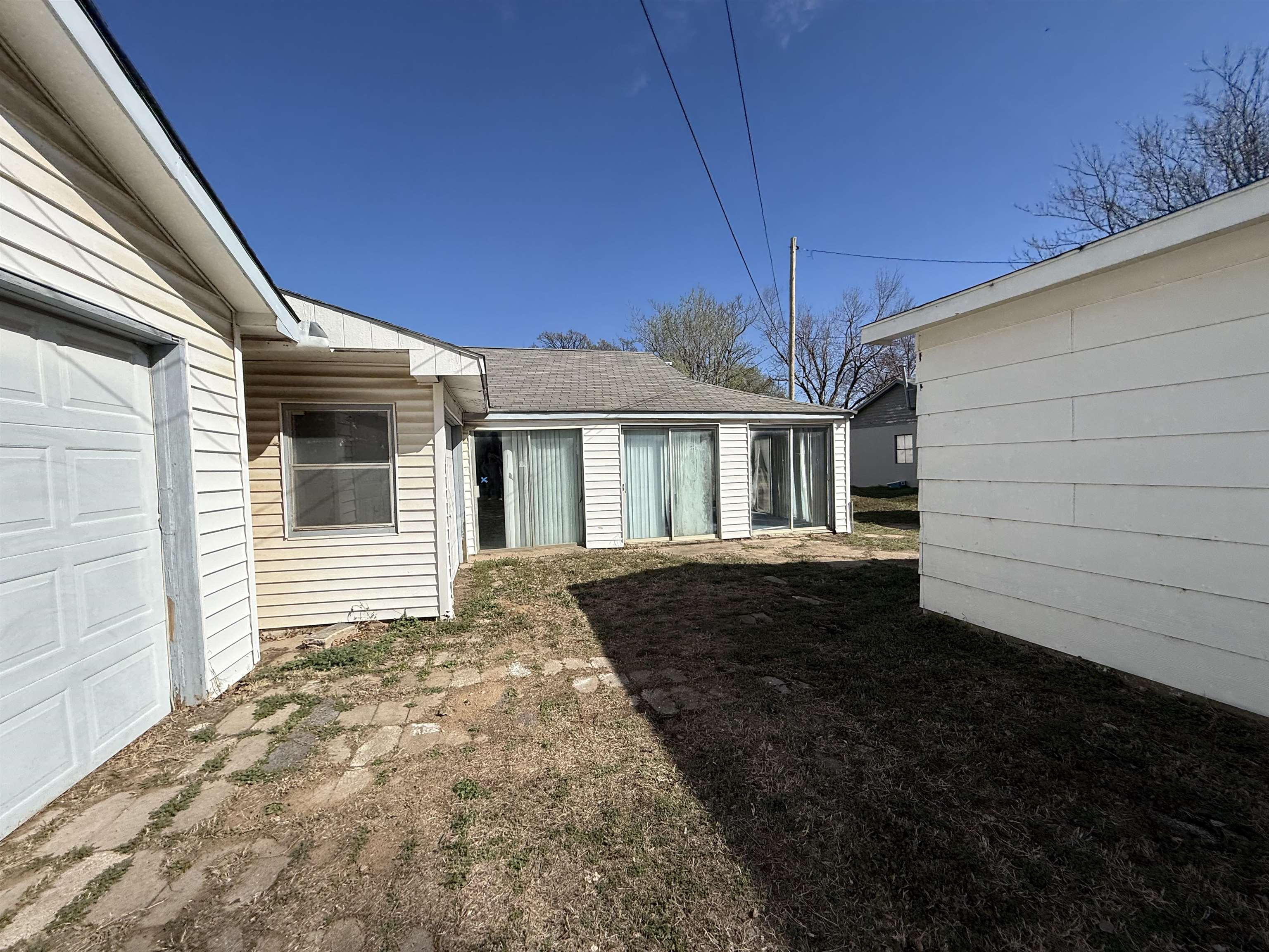 443 N Doris Wichita KS 67212