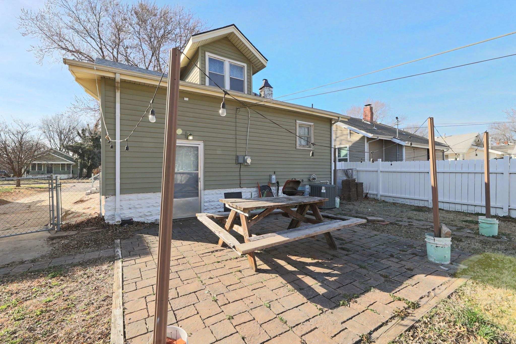 124 N Saint Clair Avenue Wichita KS 67203