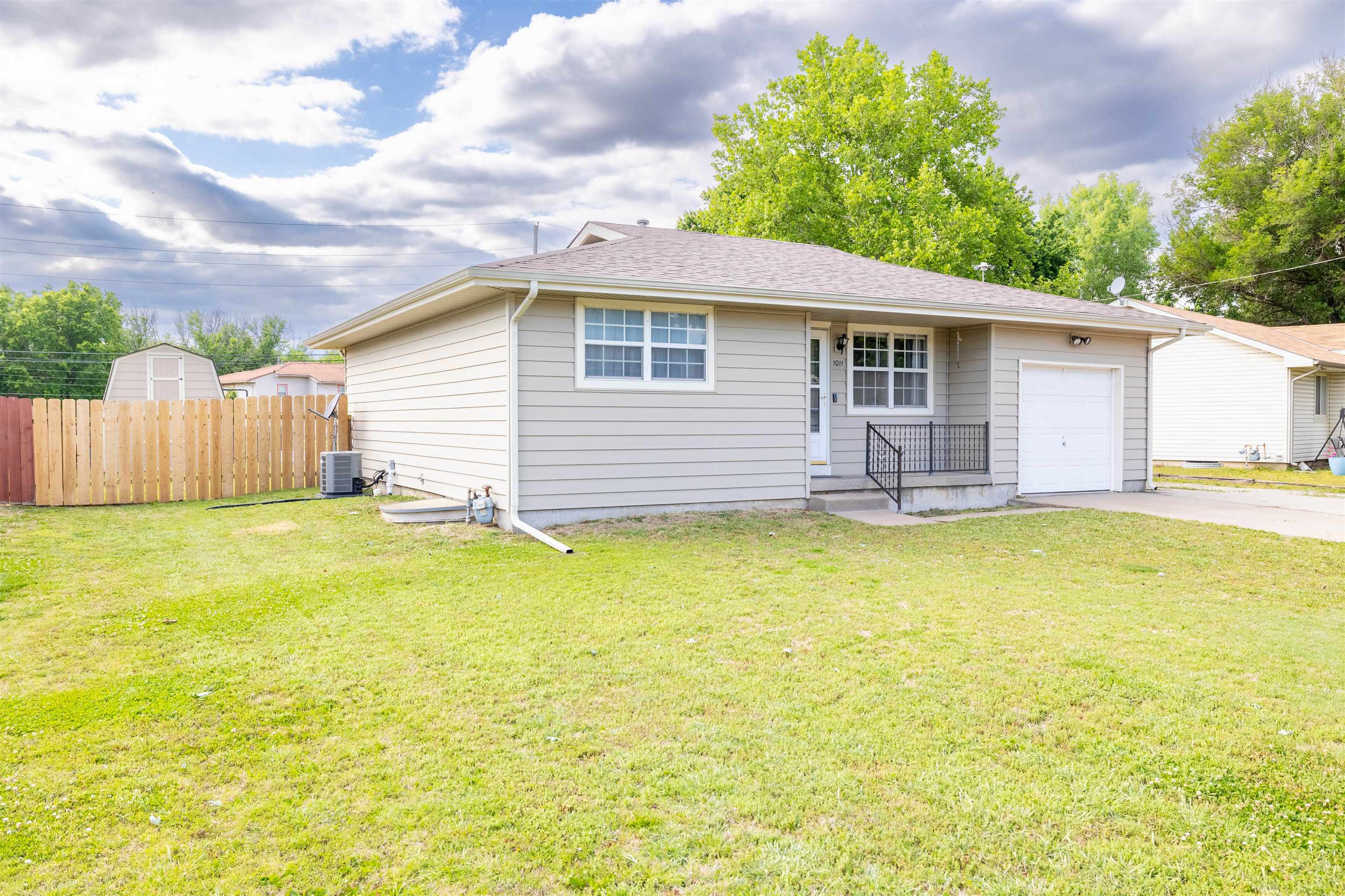 1011 N Wirth Augusta KS 67010