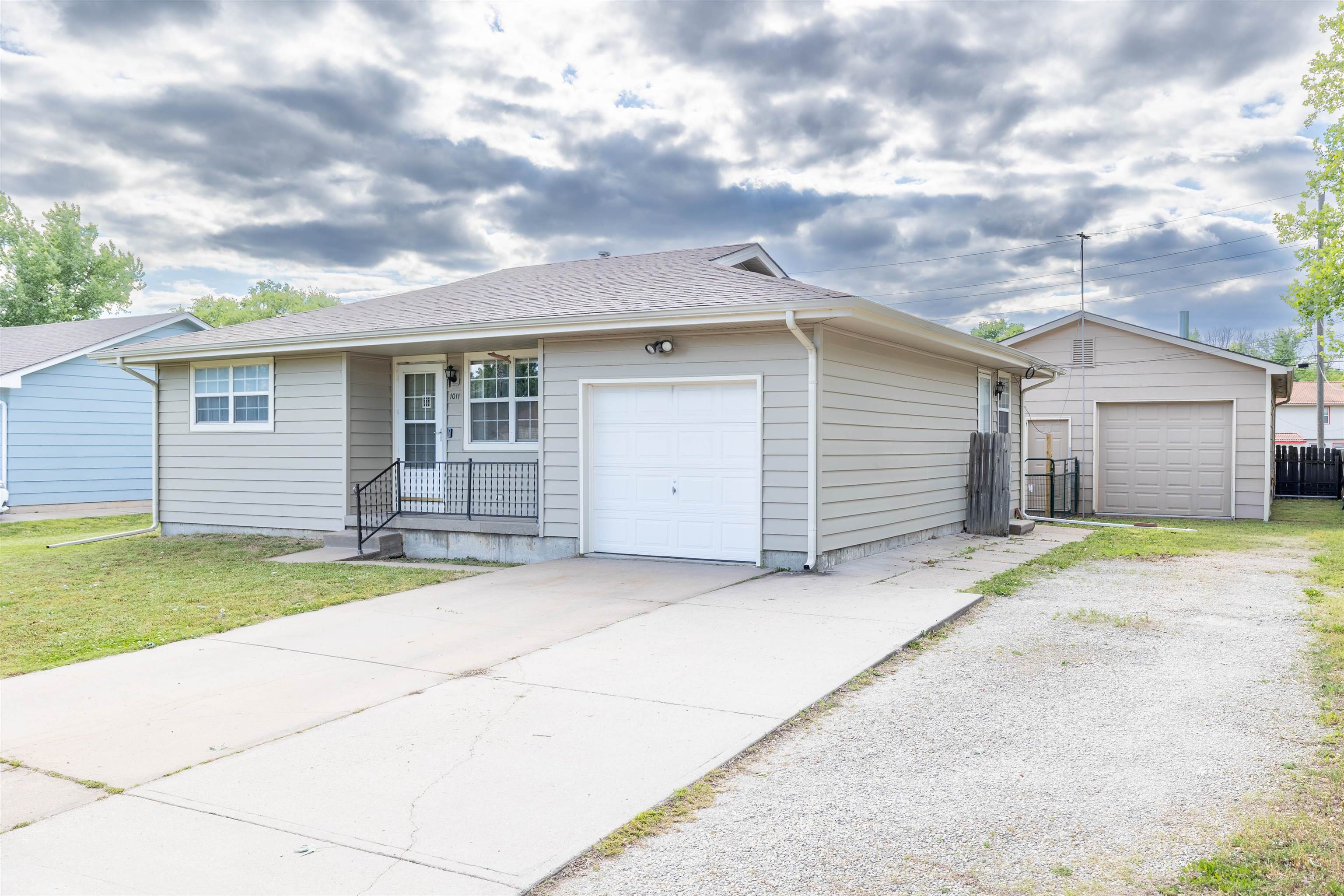 1011 N Wirth Augusta KS 67010