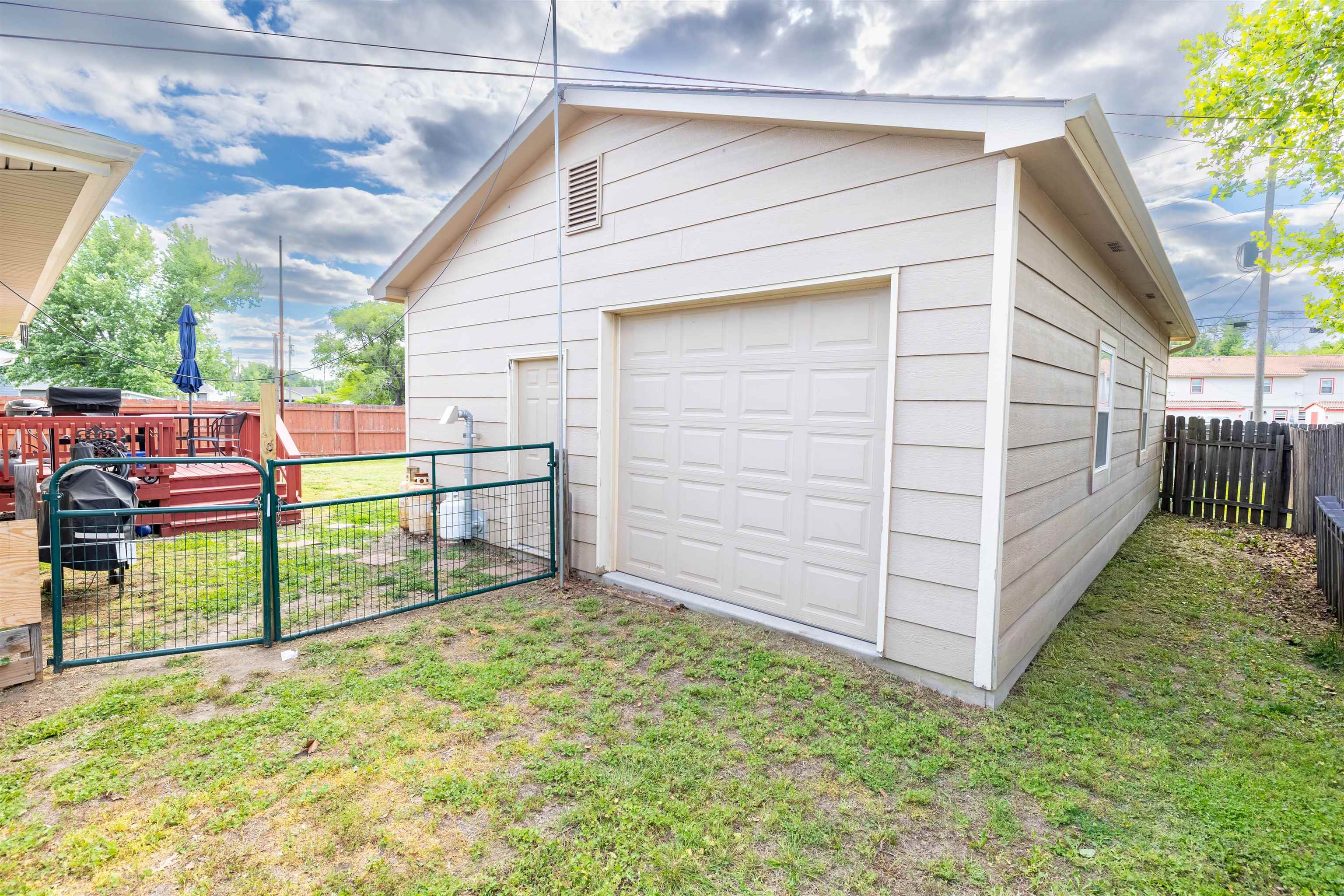 1011 N Wirth Augusta KS 67010
