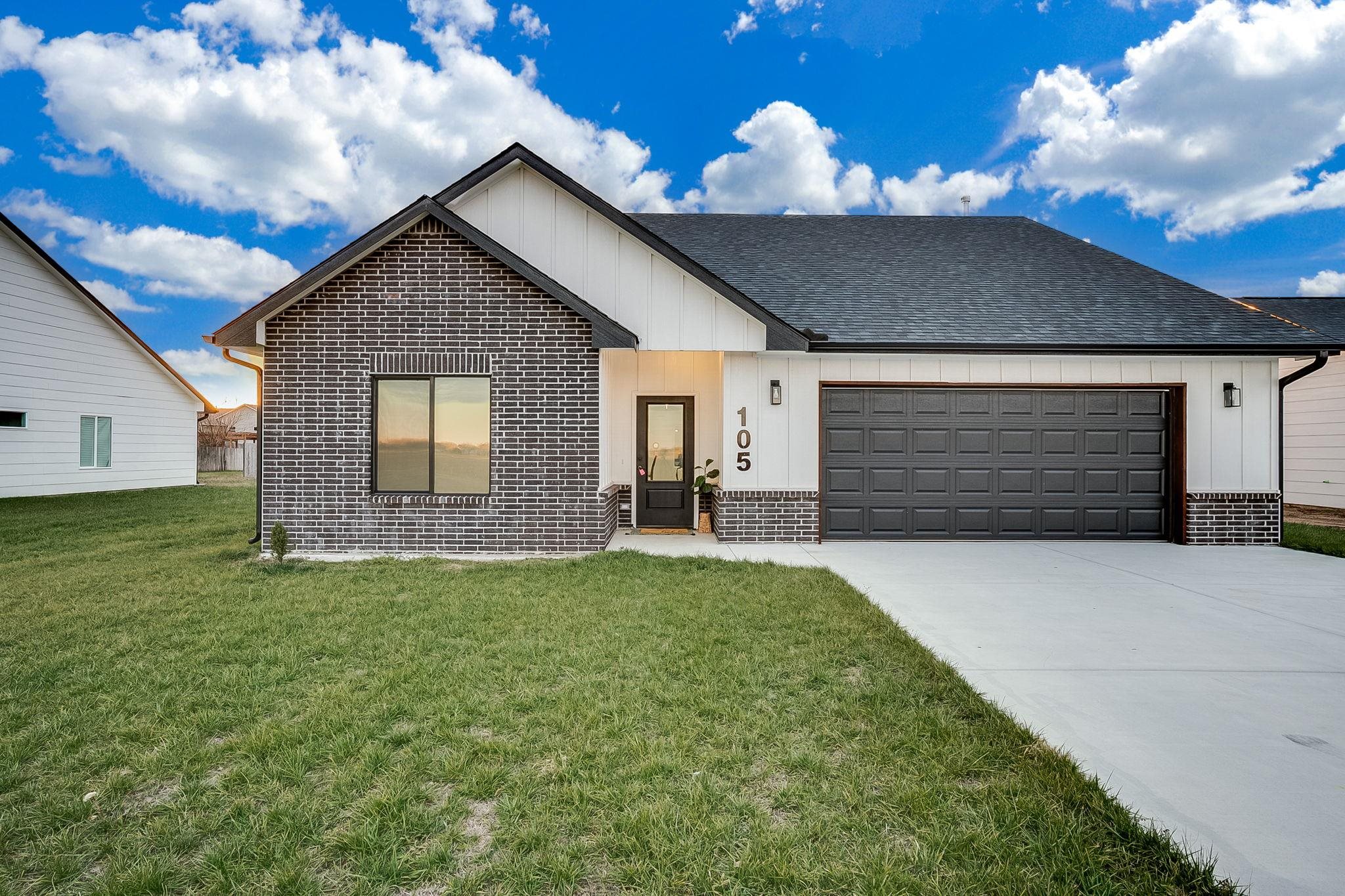 105 Oxford Avenue Bentley KS 67016