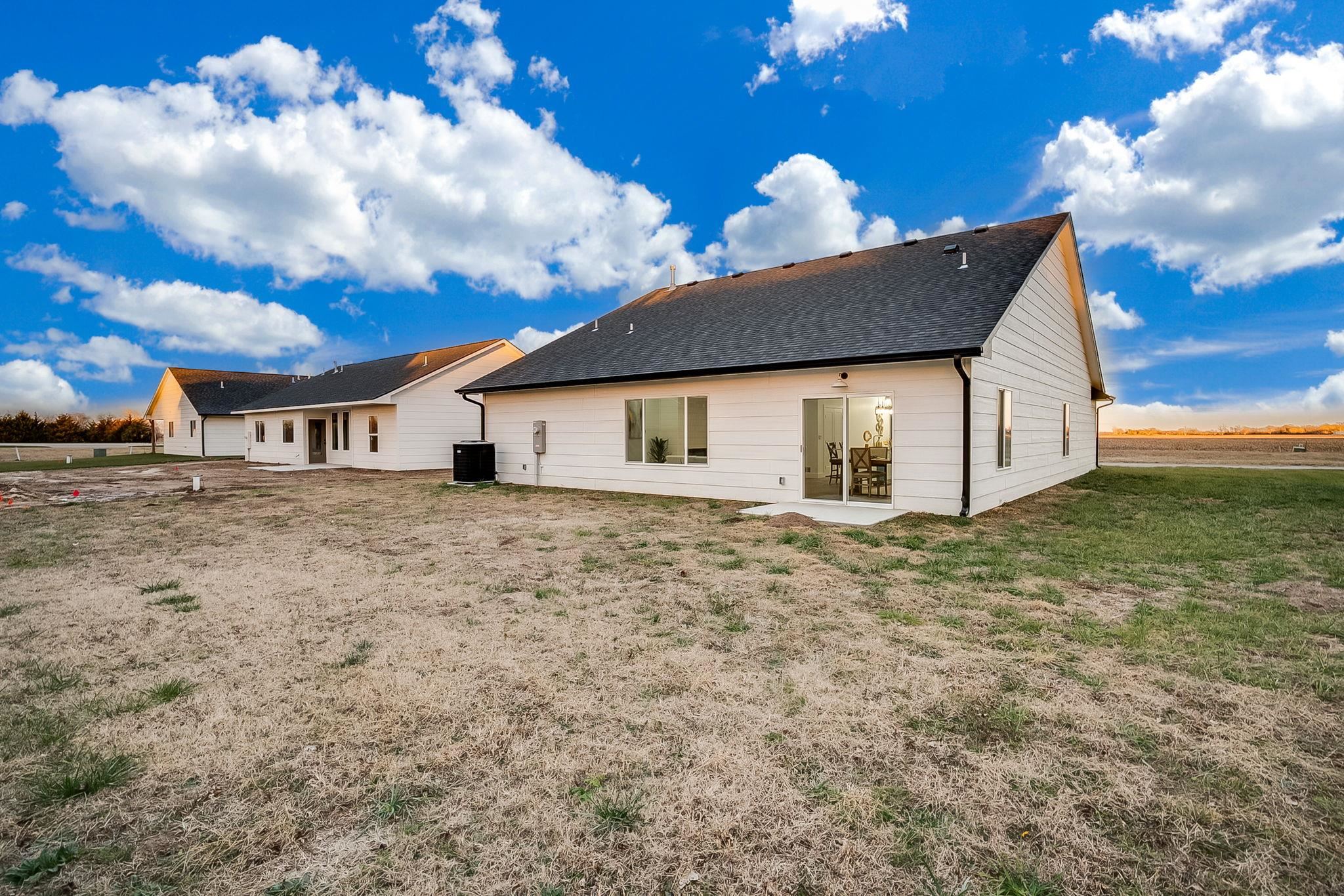 105 Oxford Avenue Bentley KS 67016