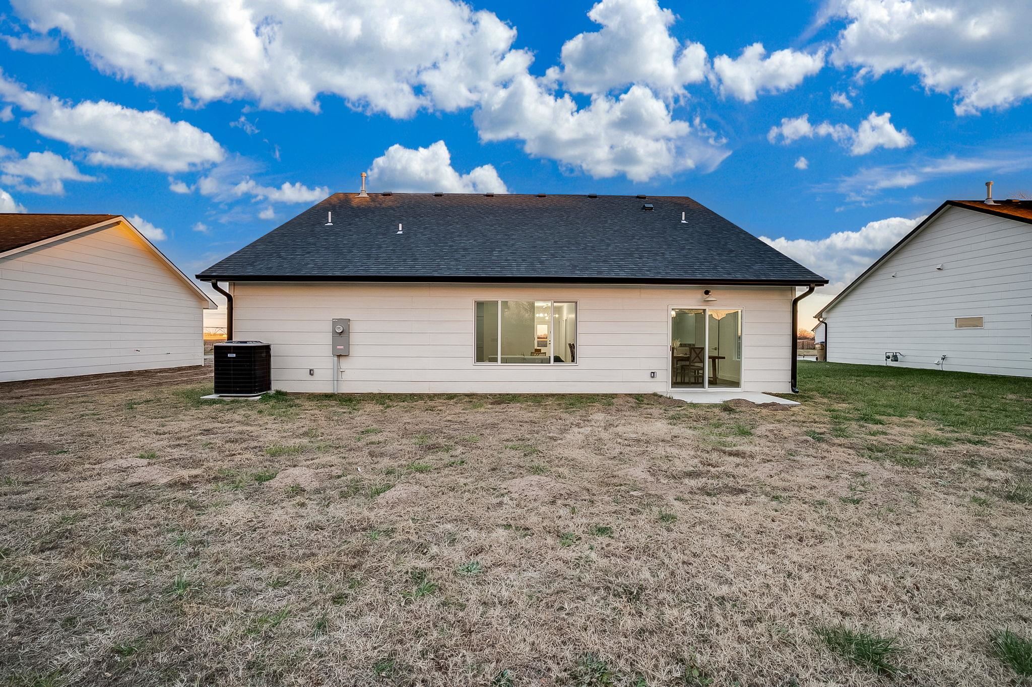105 Oxford Avenue Bentley KS 67016