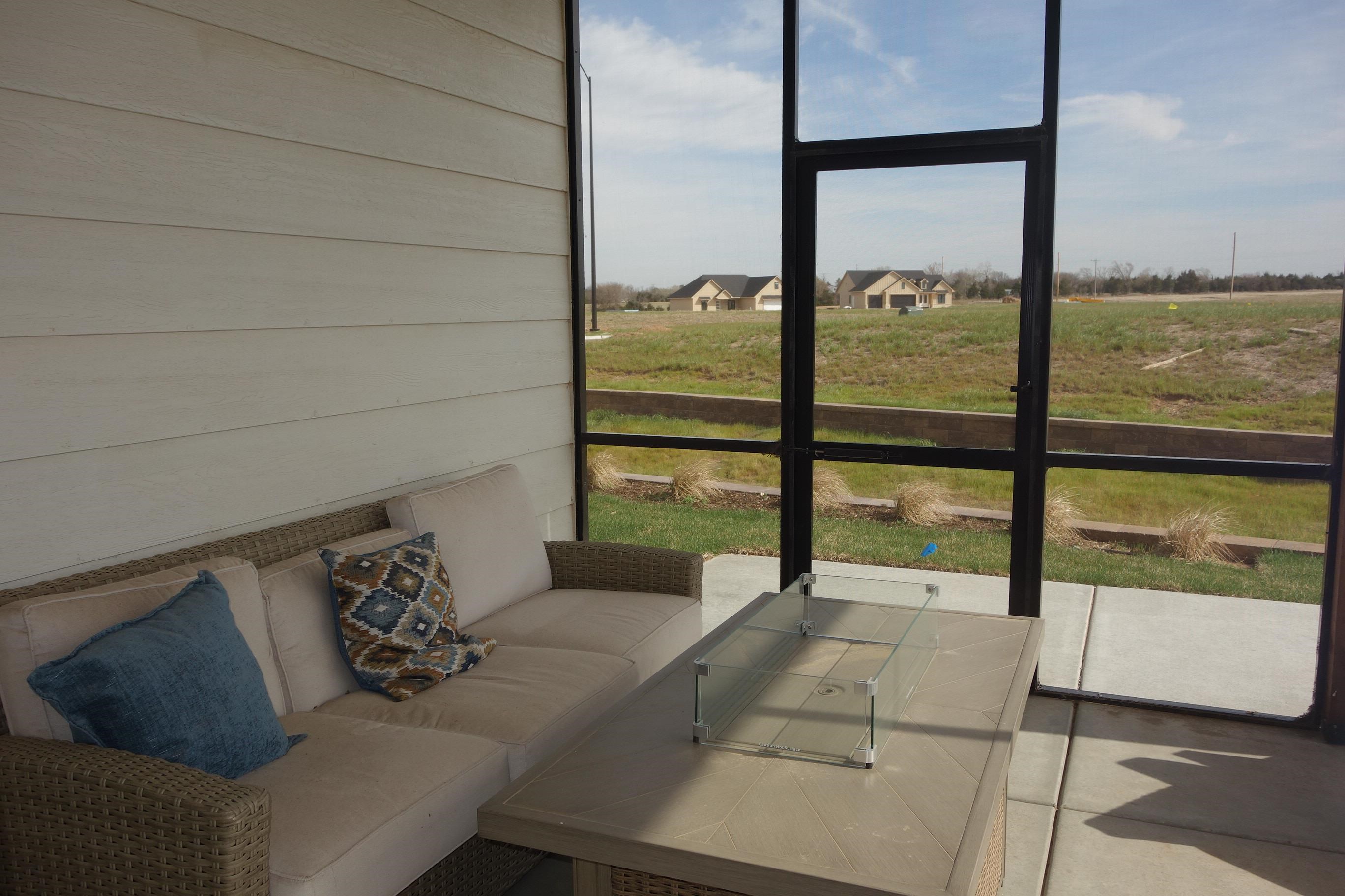 1522 N Emerald Valley Drive Mulvane KS 67110