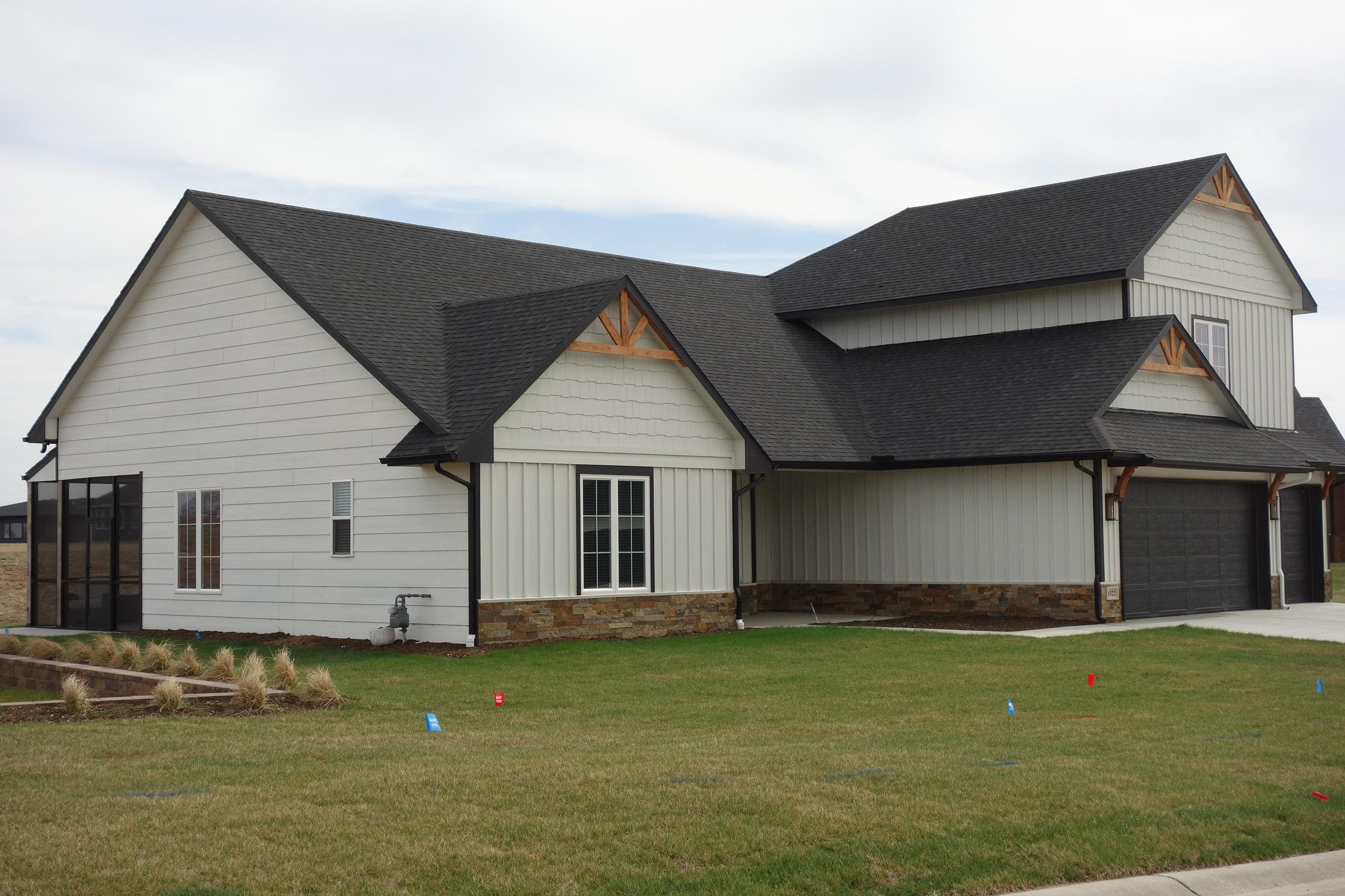 1522 N Emerald Valley Drive Mulvane KS 67110