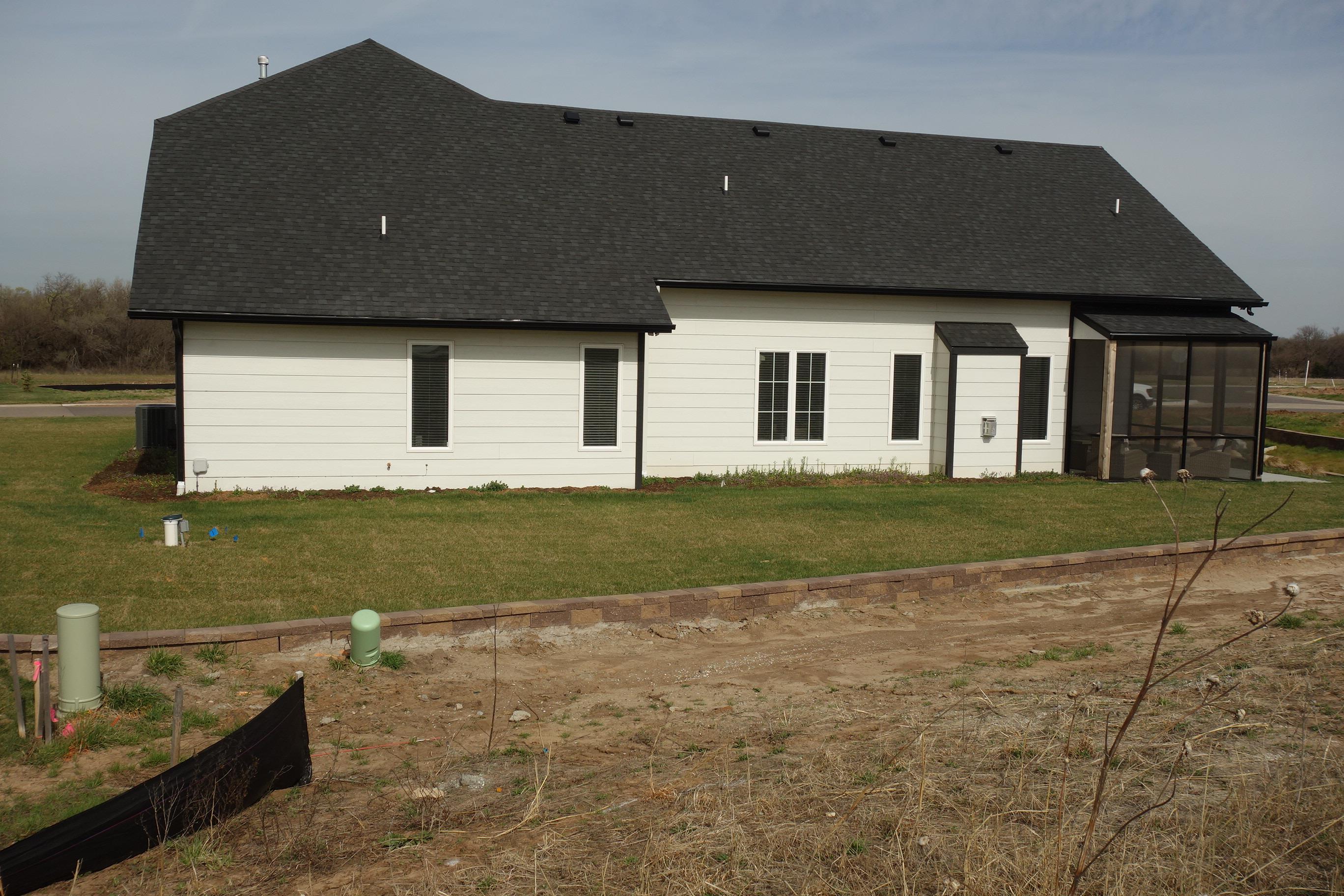 1522 N Emerald Valley Drive Mulvane KS 67110