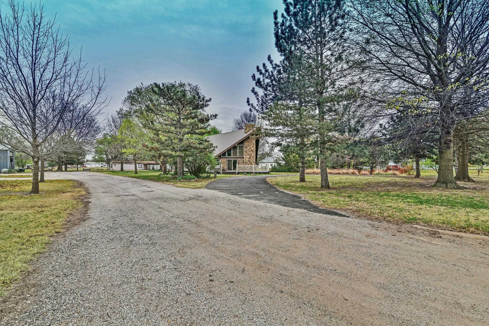 1107 Monroe Harper KS 67058