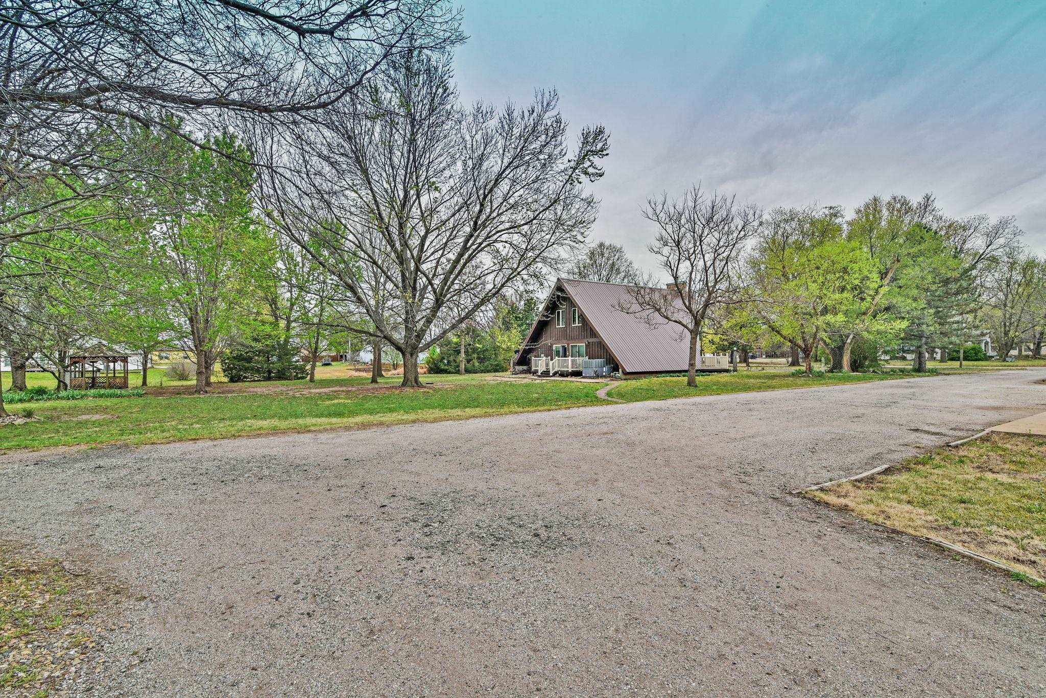 1107 Monroe Harper KS 67058