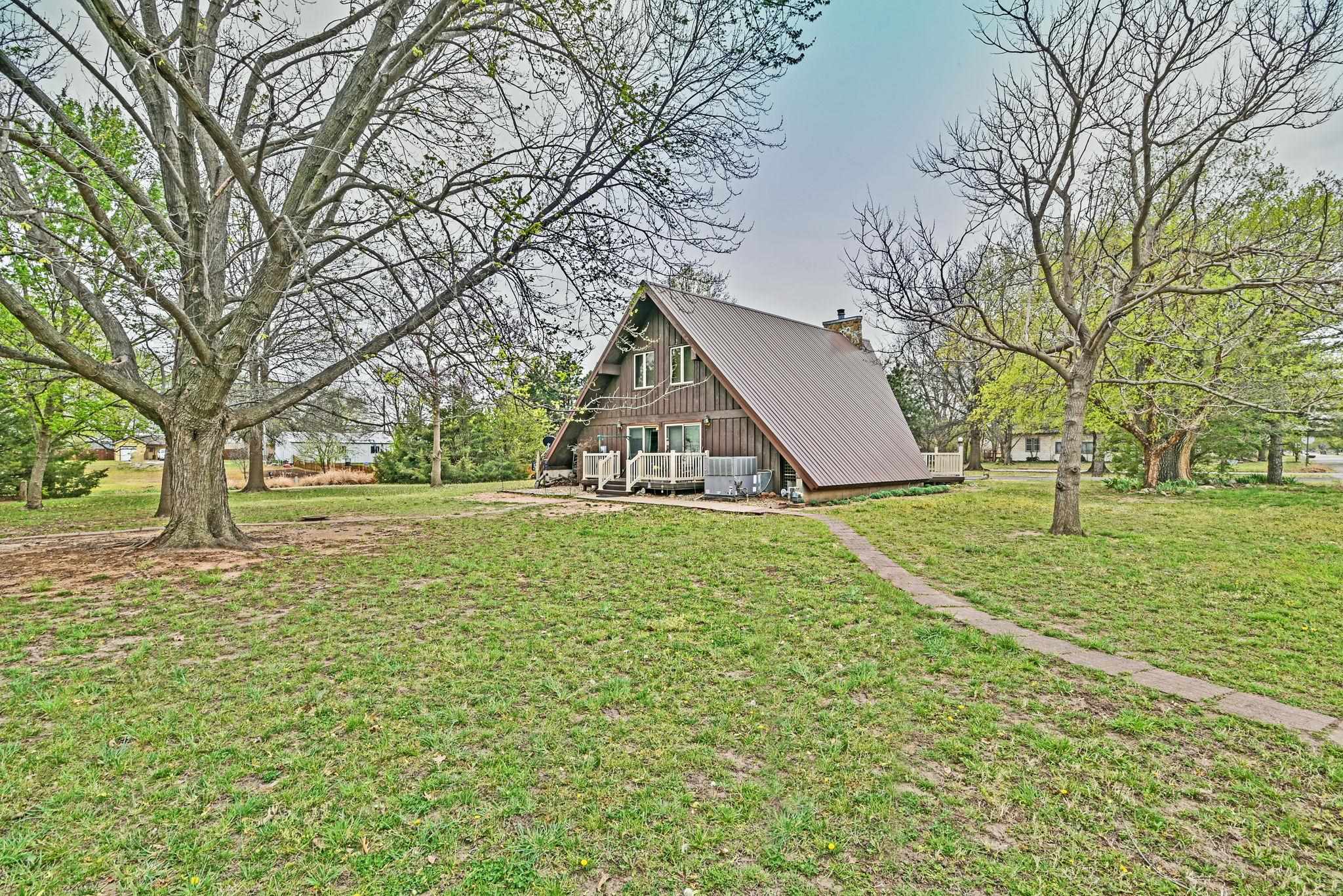 1107 Monroe Harper KS 67058