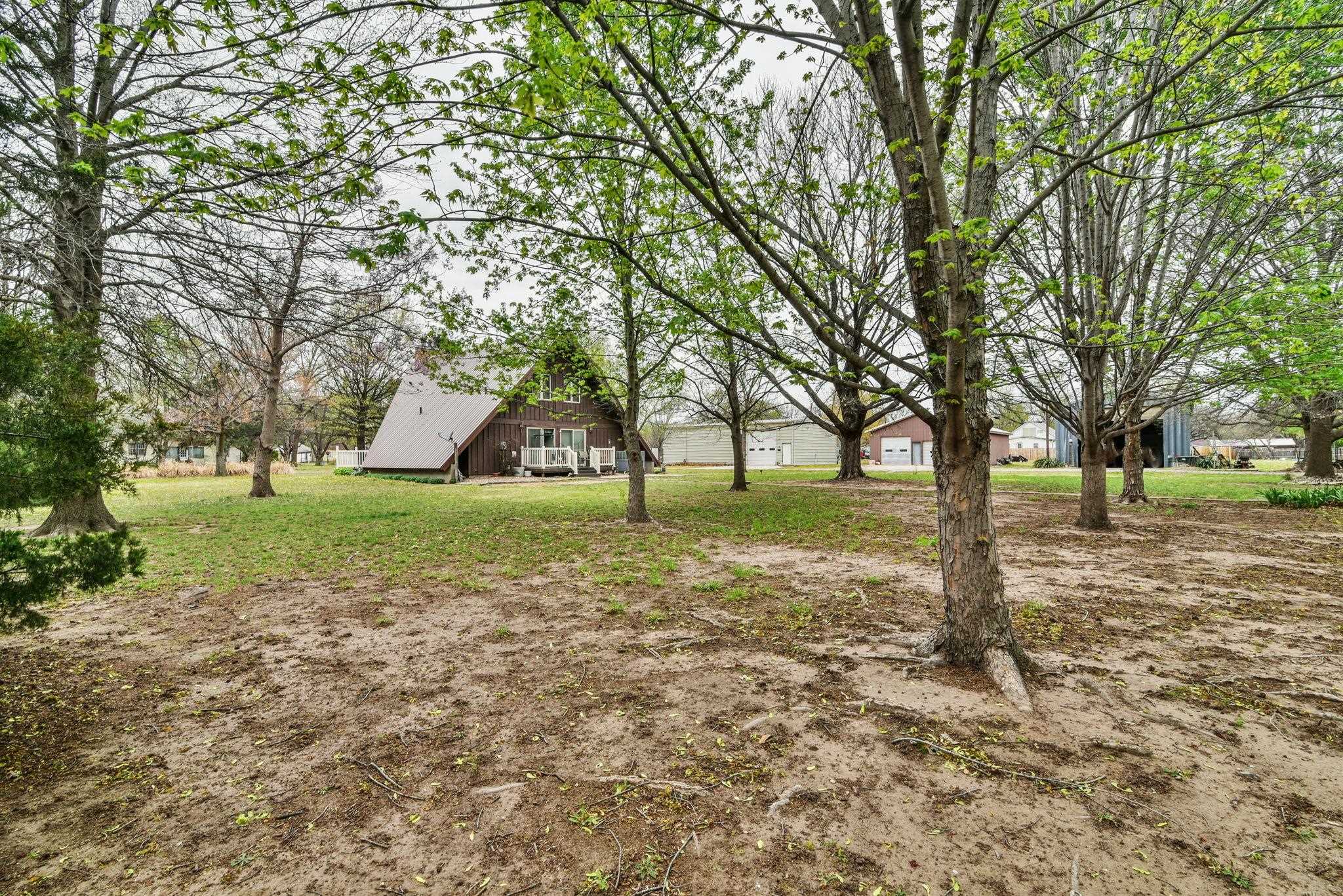 1107 Monroe Harper KS 67058