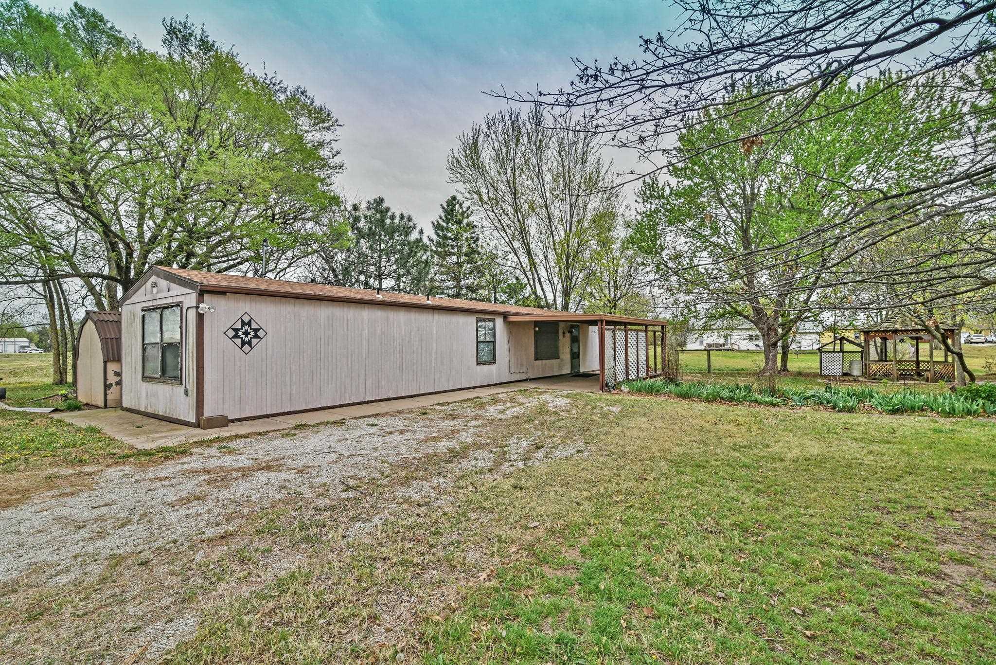 1107 Monroe Harper KS 67058
