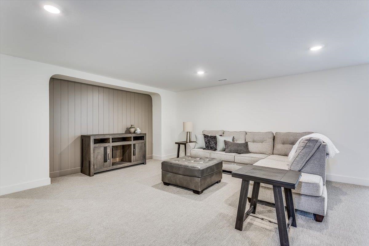 256 S Ciderbluff Circle Wichita KS 67052