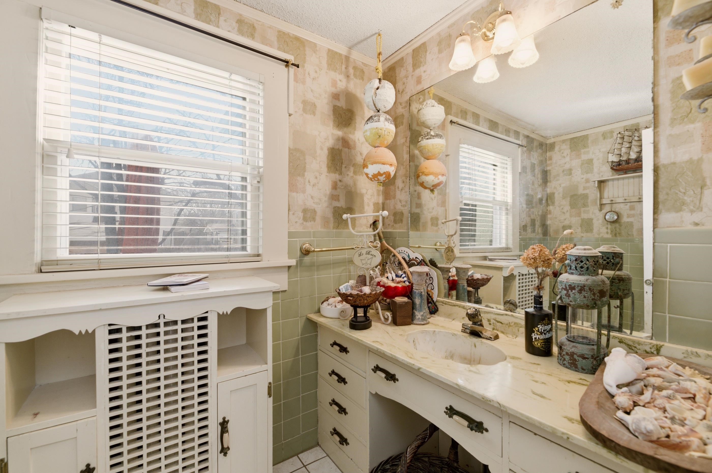 250 N Bluff Avenue Wichita KS 67208
